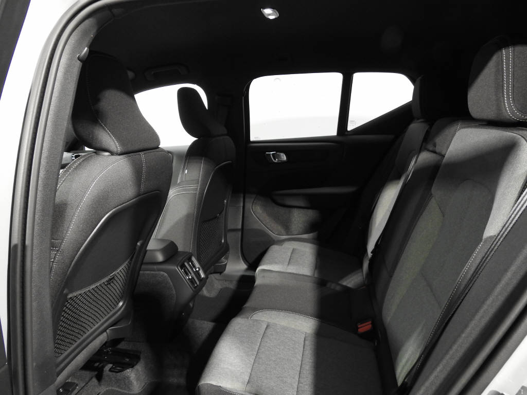 VOLVO XC40 2.0 B3 MH Core-image-11