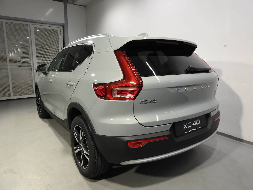 VOLVO XC40 2.0 B3 MH Core-image-3