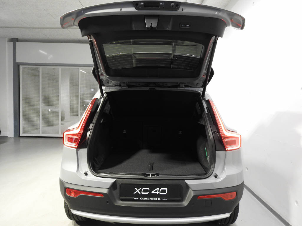 VOLVO XC40 2.0 B3 MH Core-image-5
