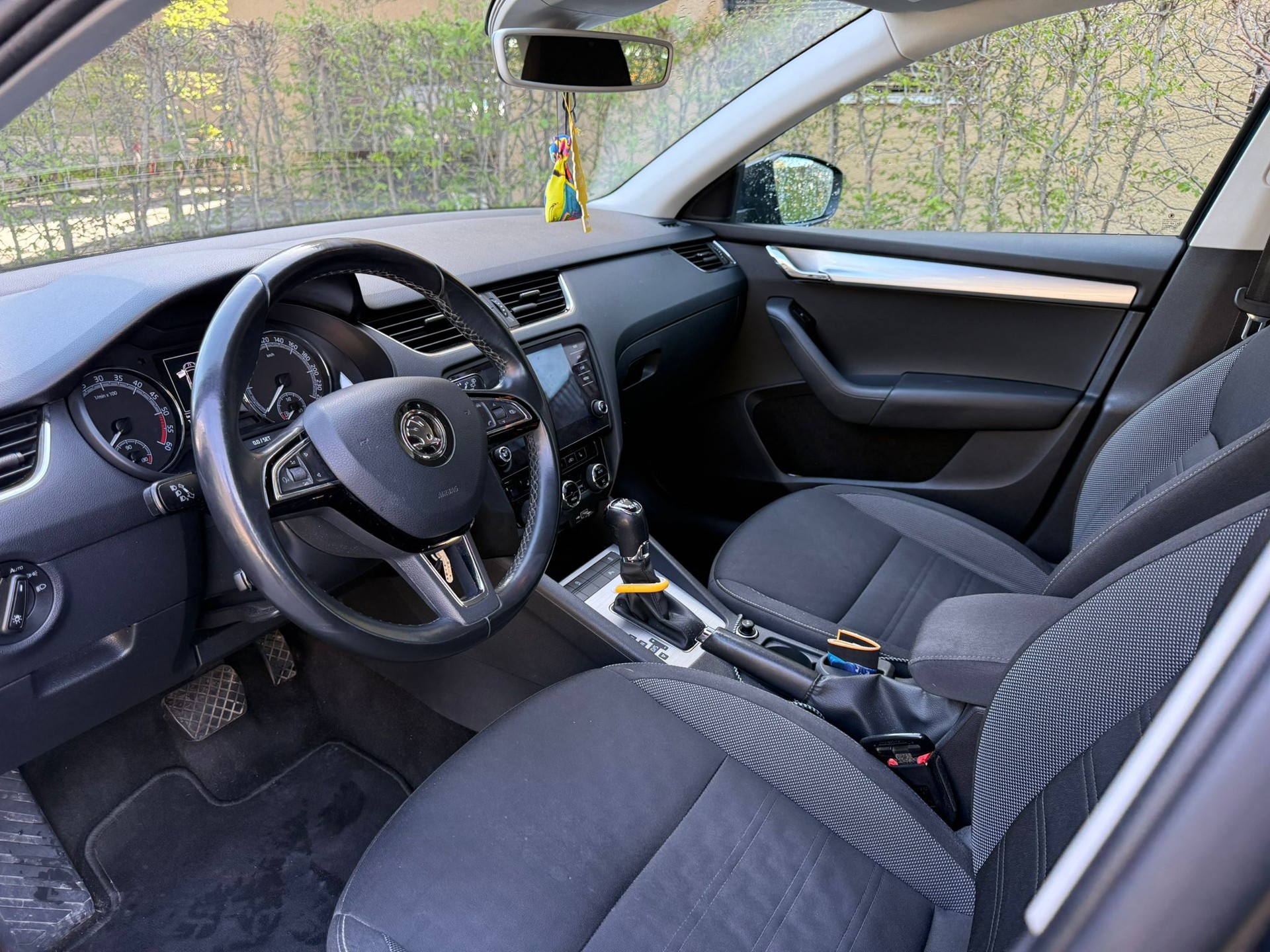 SKODA Octavia Combi 2.0 TDI Ambition 4x4-image-7