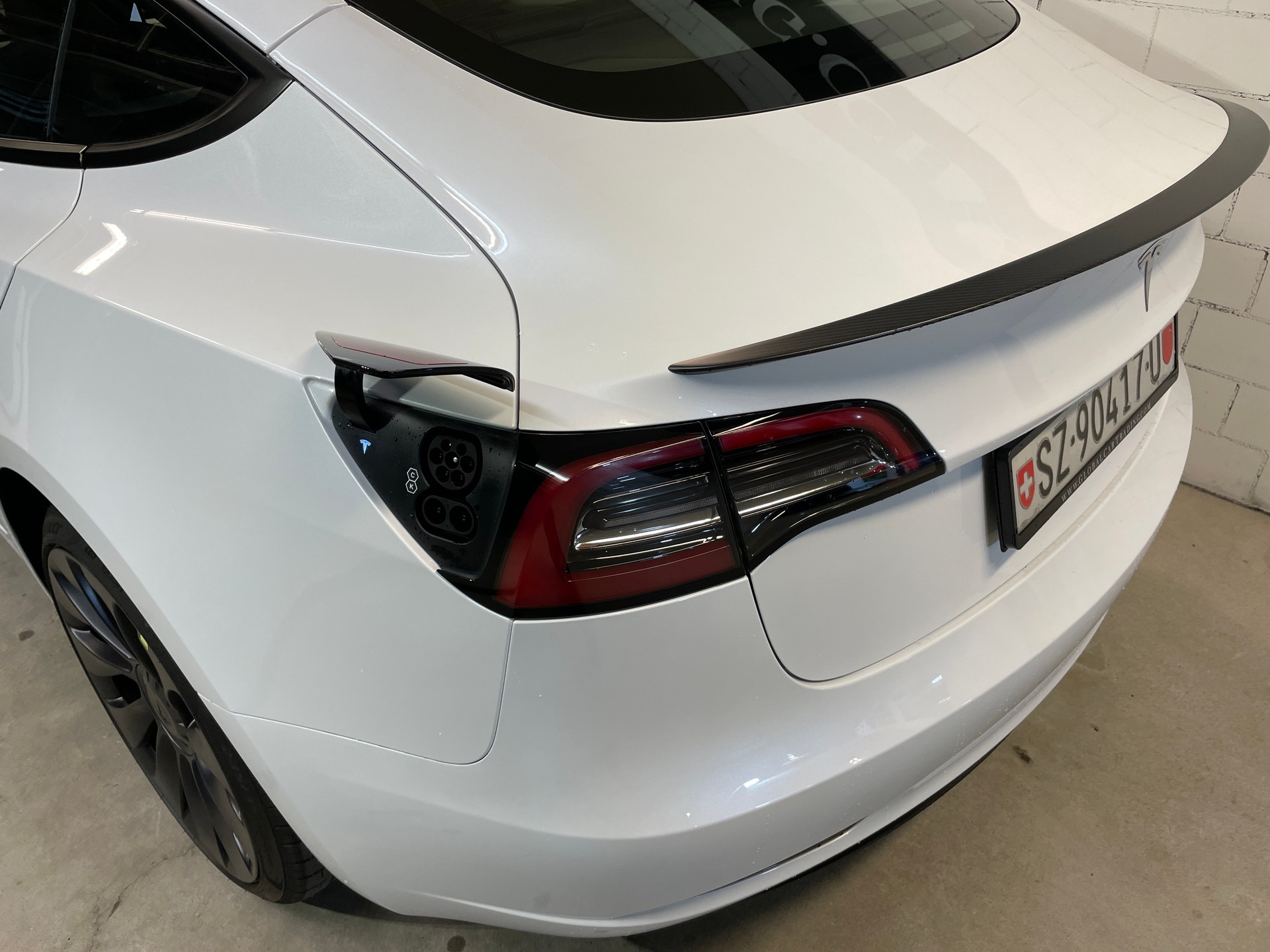 TESLA Model 3 Performance Dual Motor AWD-image-8
