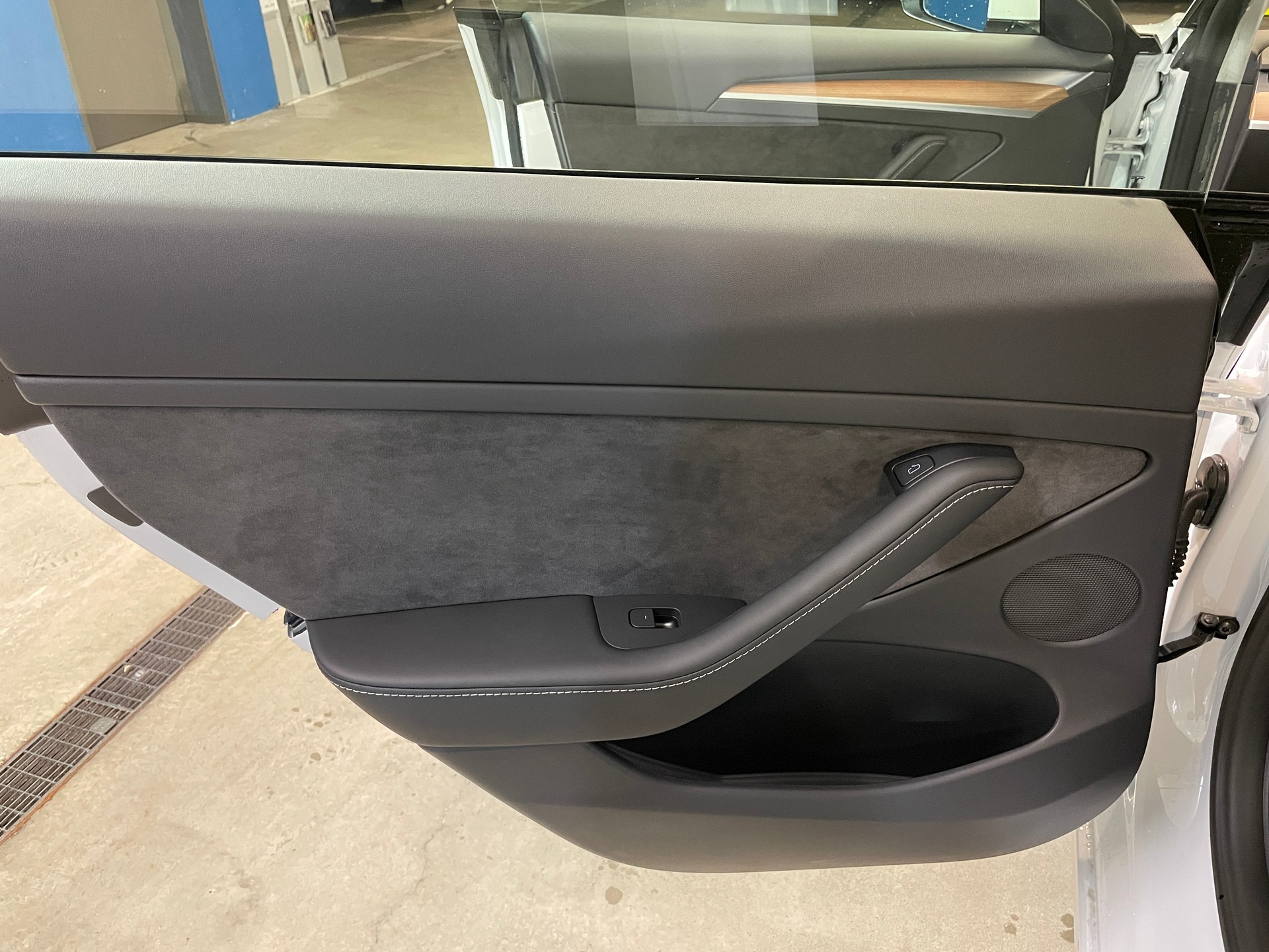 TESLA Model 3 Performance Dual Motor AWD-image-15