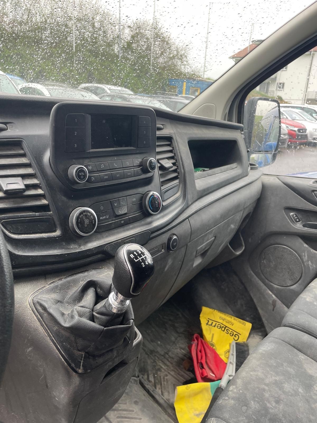 FORD Transit Custom Van 300 L1H1 Trend-image-8