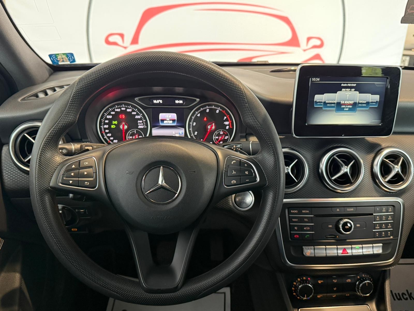 MERCEDES-BENZ A 180 Night Star 7G-DCT-image-16