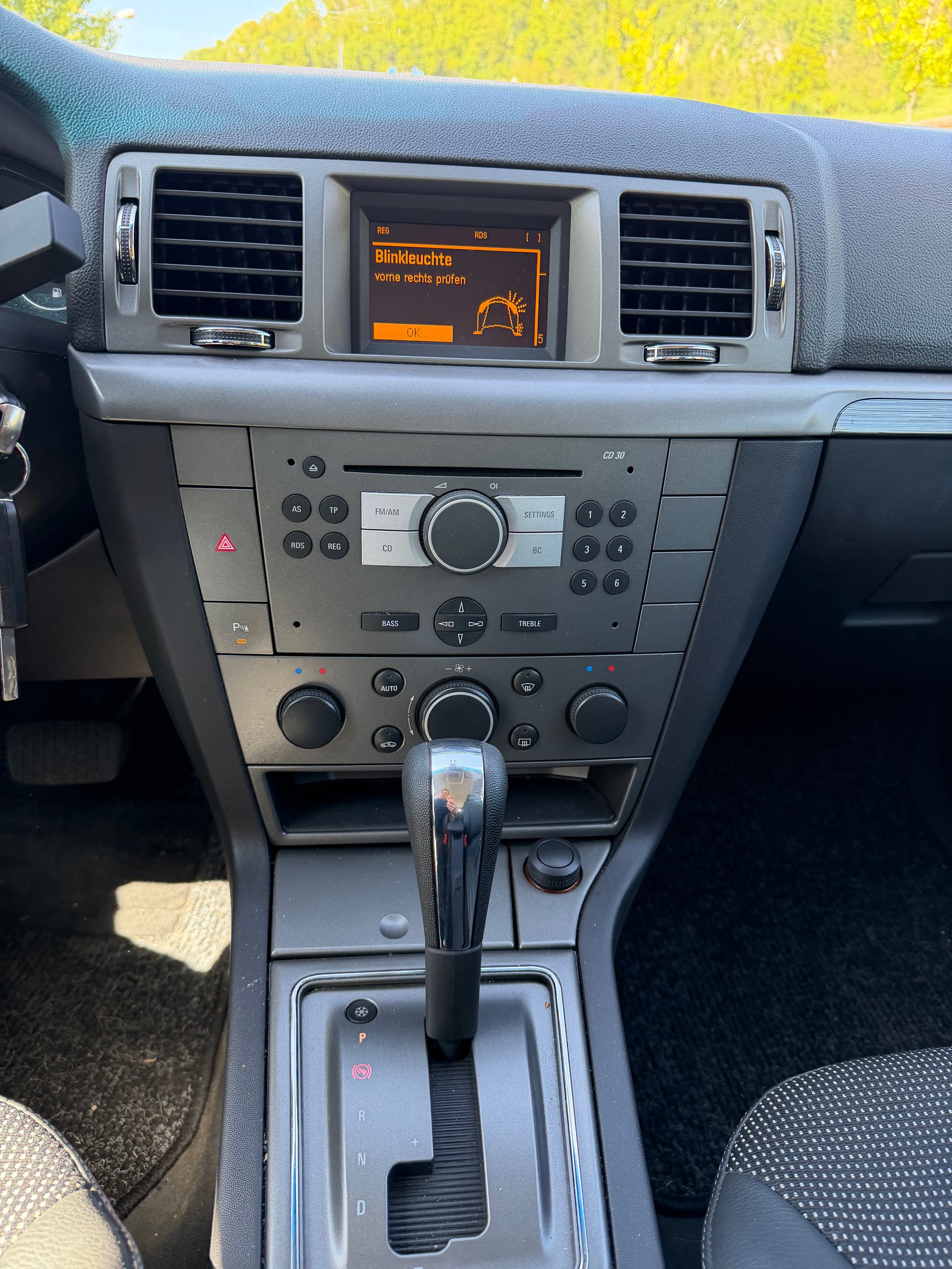 OPEL Vectra Caravan 2.2 Elegance-image-9