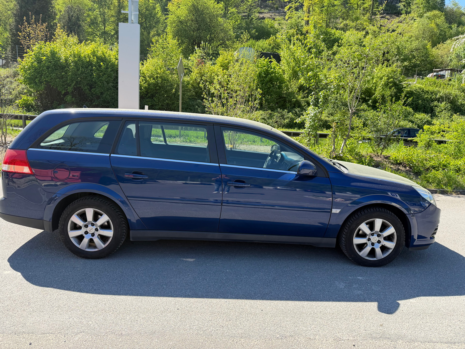 OPEL Vectra Caravan 2.2 Elegance-image-3