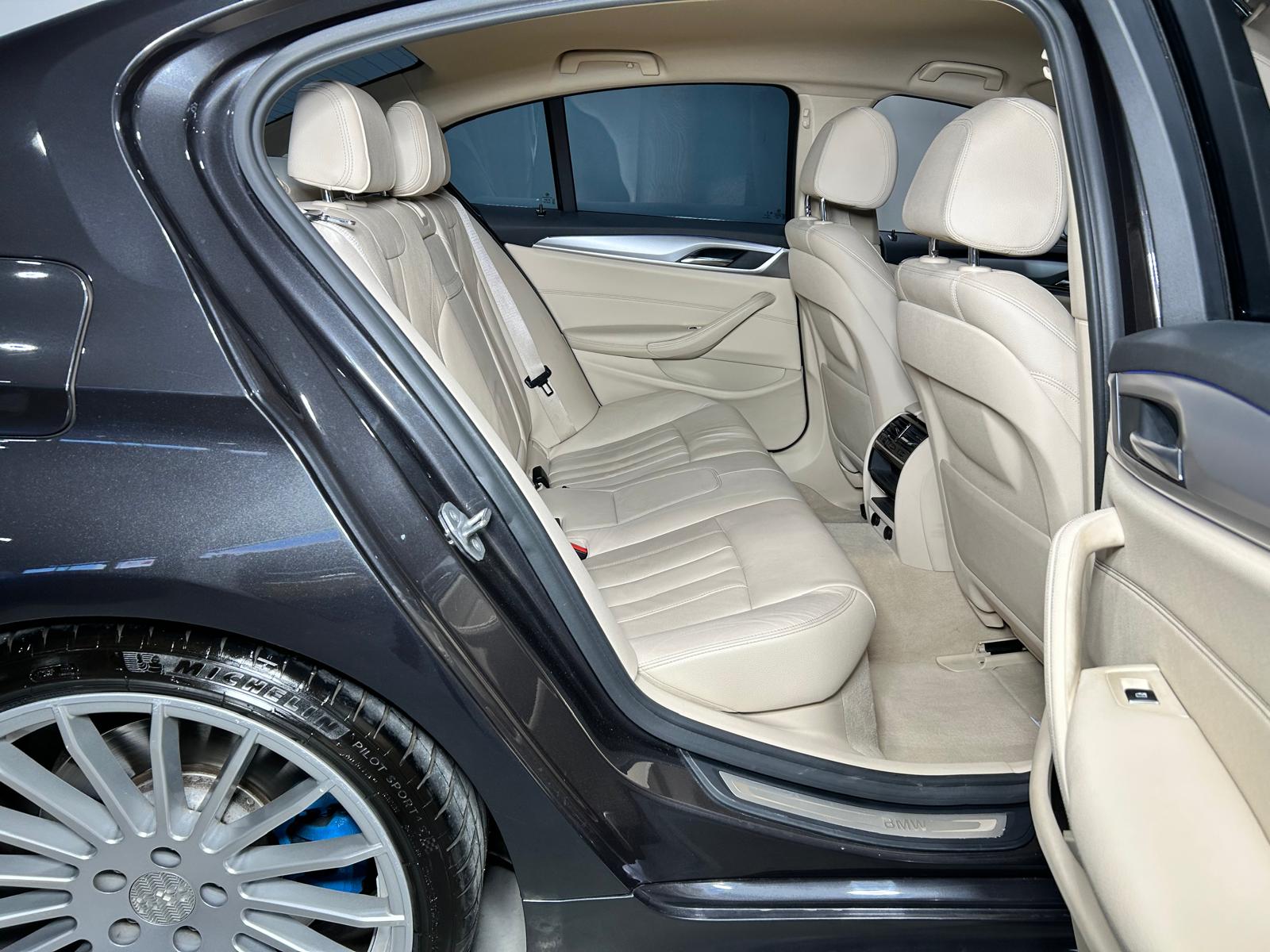 BMW 530d xDrive-image-9