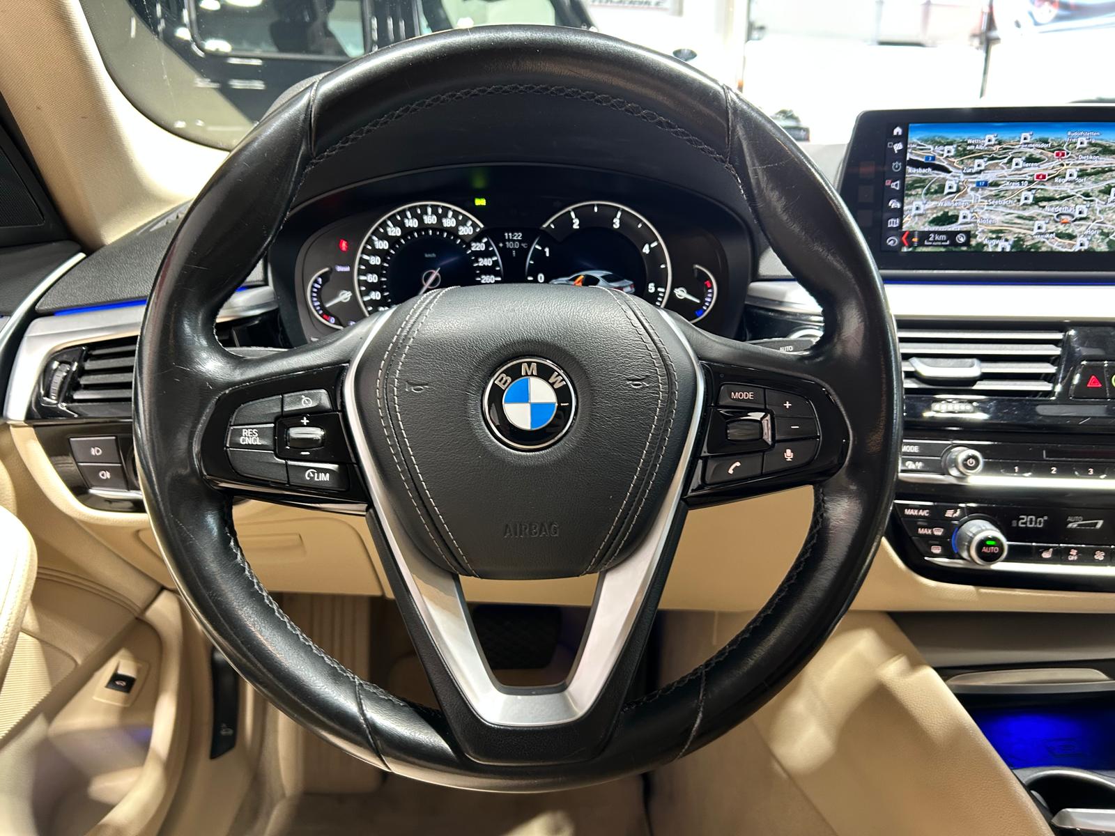 BMW 530d xDrive-image-12