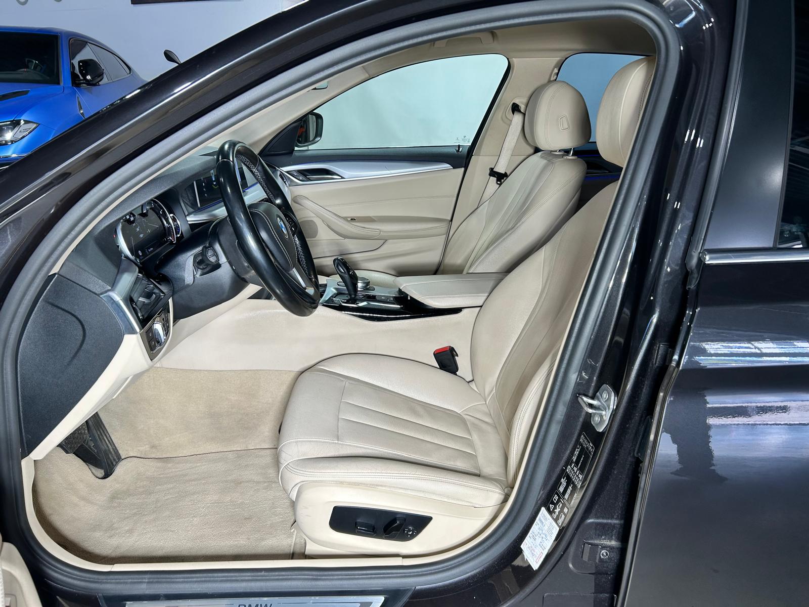 BMW 530d xDrive-image-7