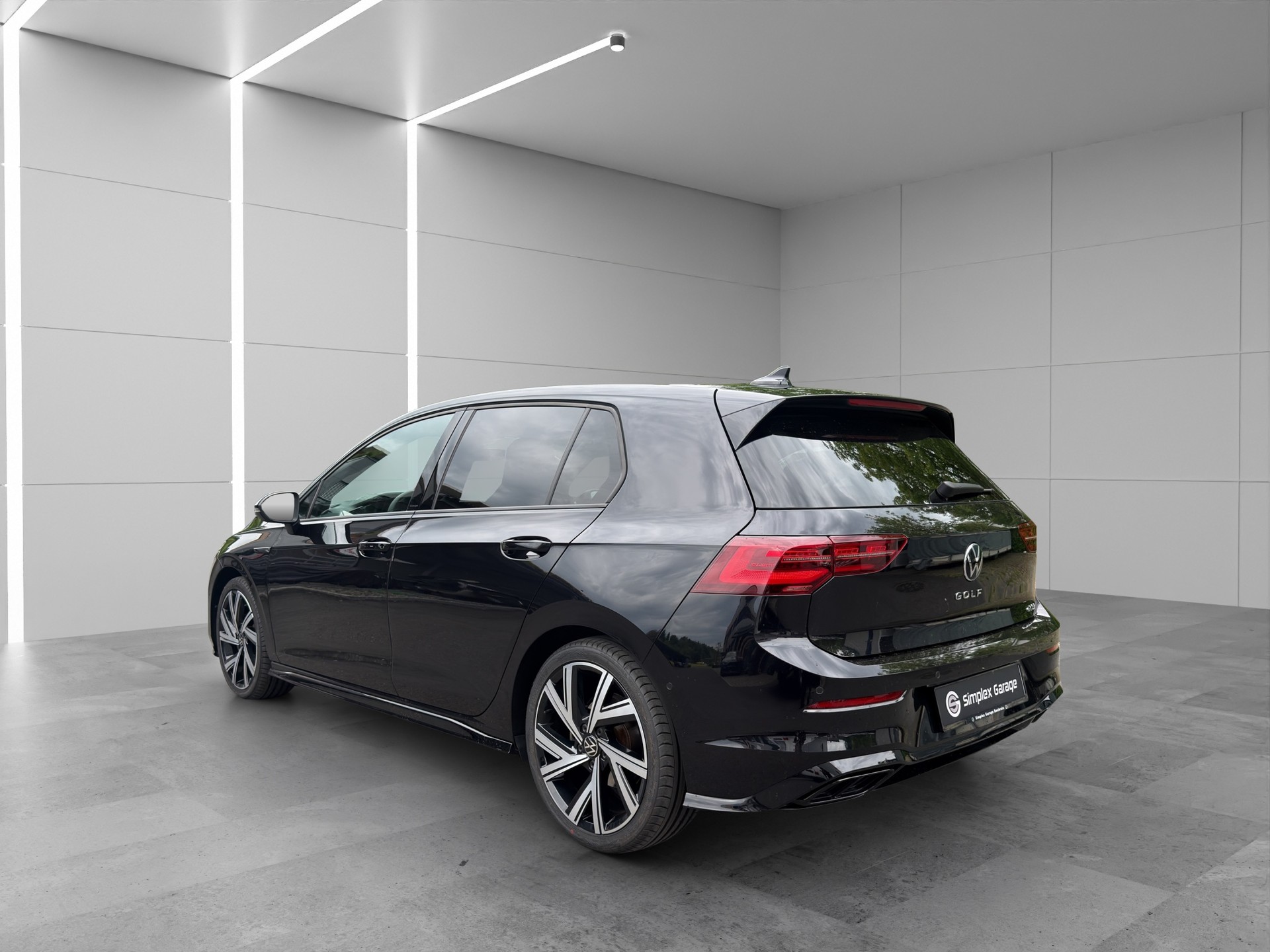 VW Golf 1.5 eTSI mHEV ACT R-Line DSG-image-2
