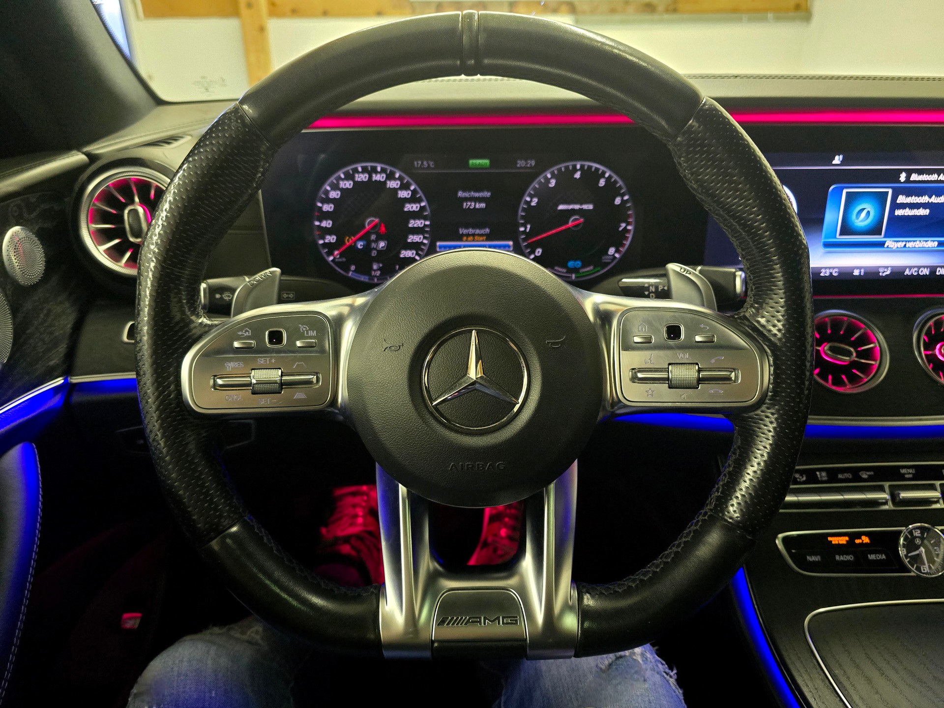 MERCEDES-BENZ GLC 250 d AMG Line 4Matic 9G-Tronic-image-13