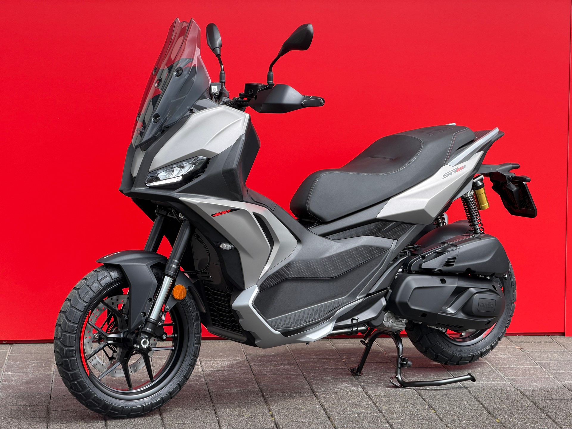 APRILIA SR 400 GT-showroom-element-1