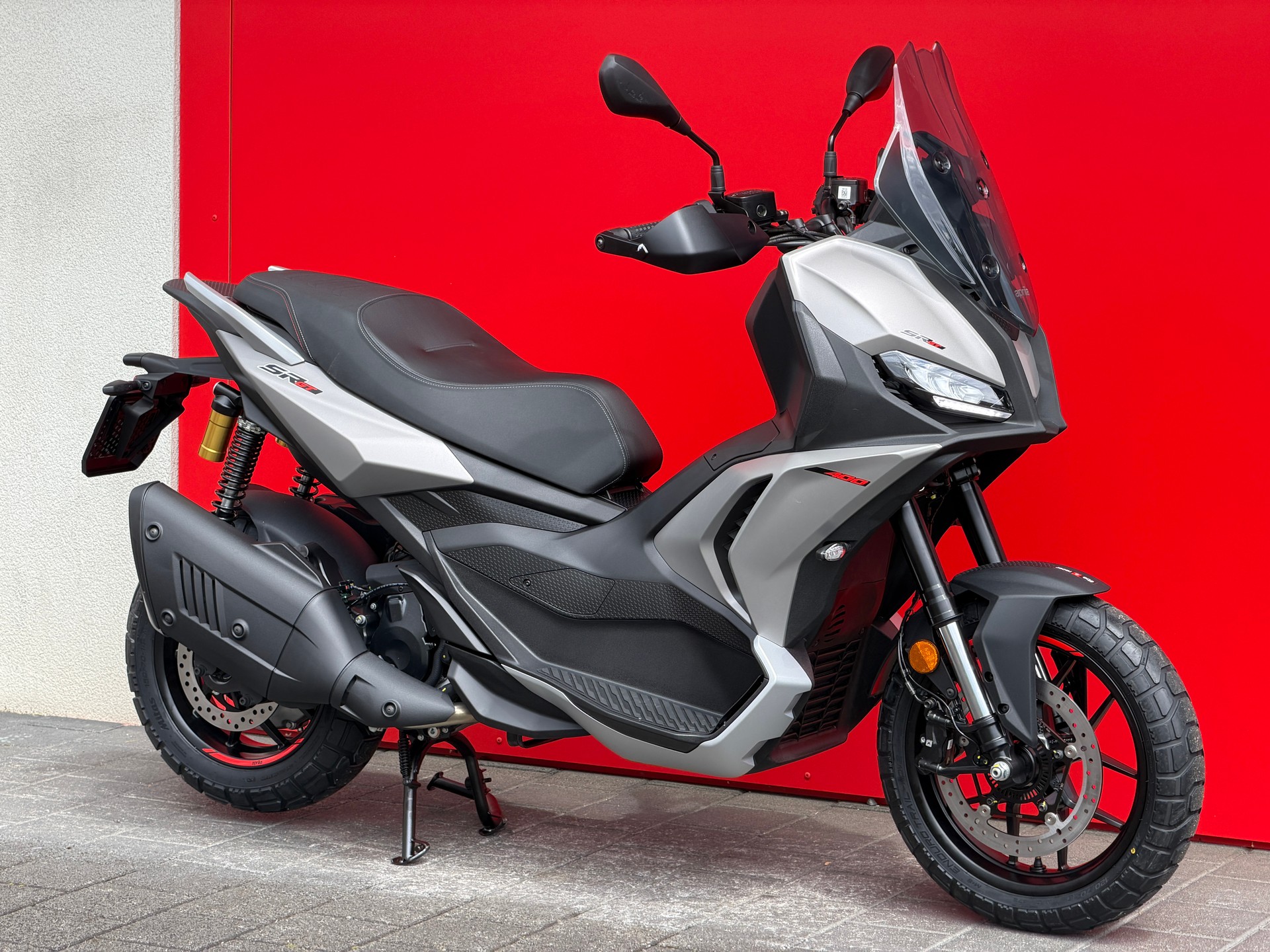 APRILIA SR 400 GT-image-10