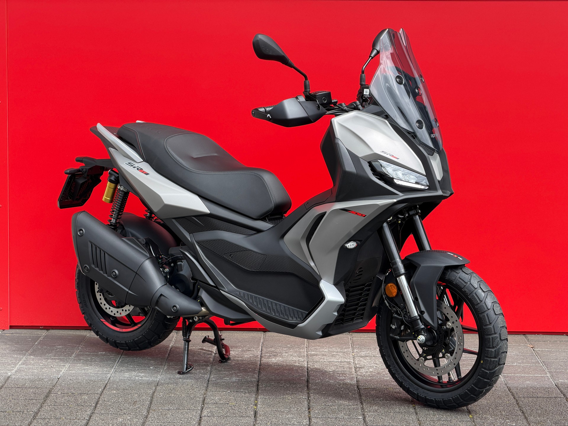 APRILIA SR 400 GT-showroom-element-2