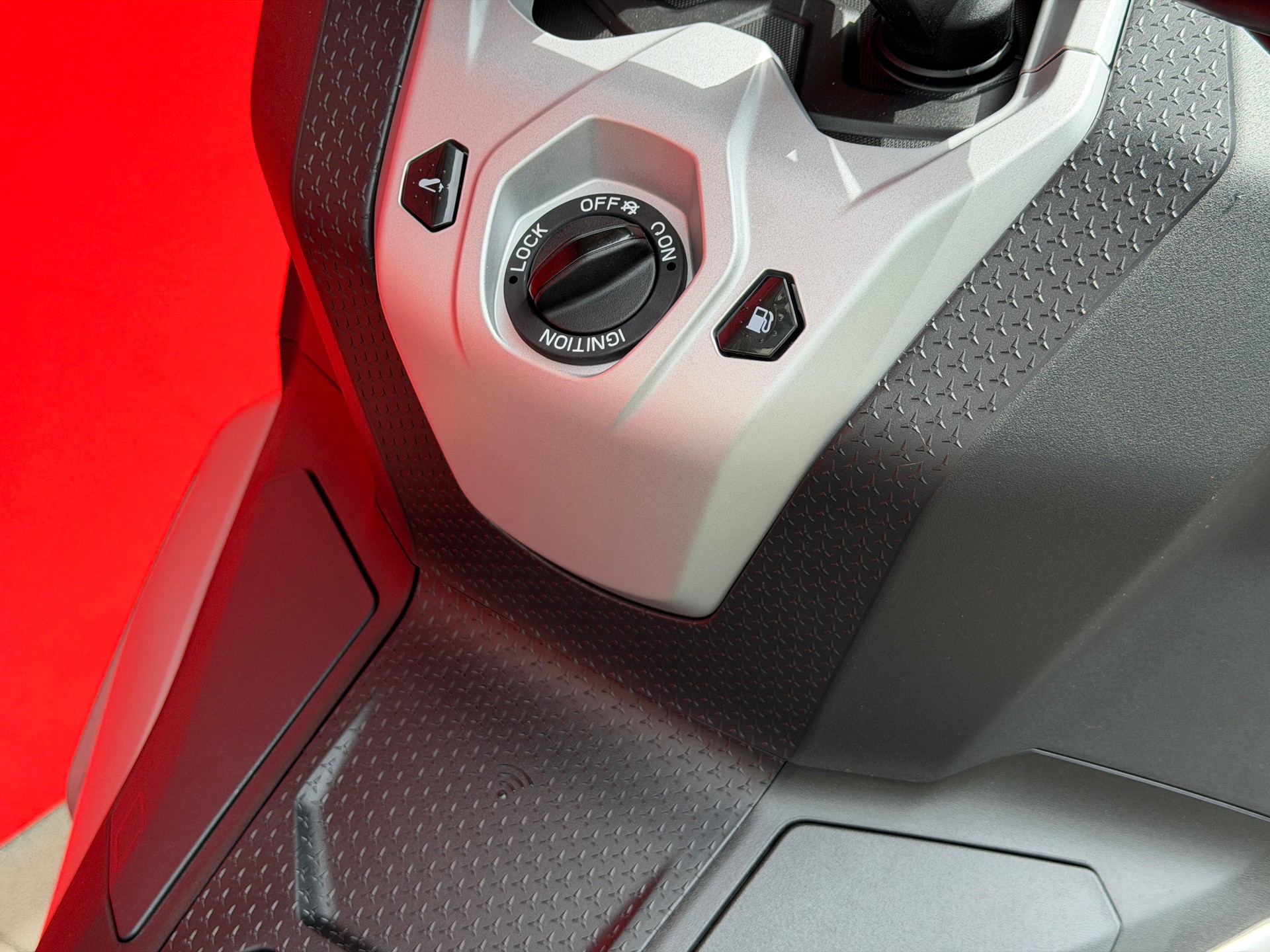 APRILIA SR 400 GT-image-8