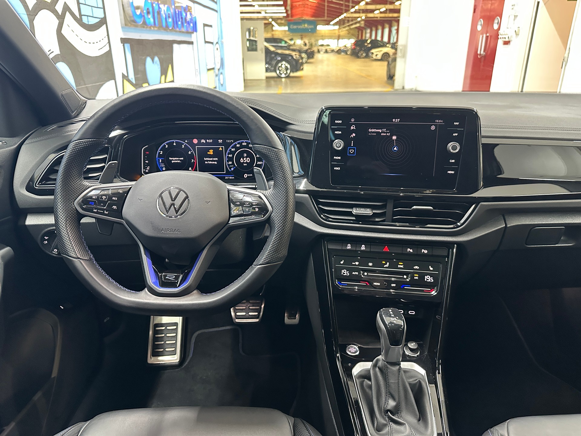 VW T-Roc 2.0 TSI R DSG 4Motion-image-9