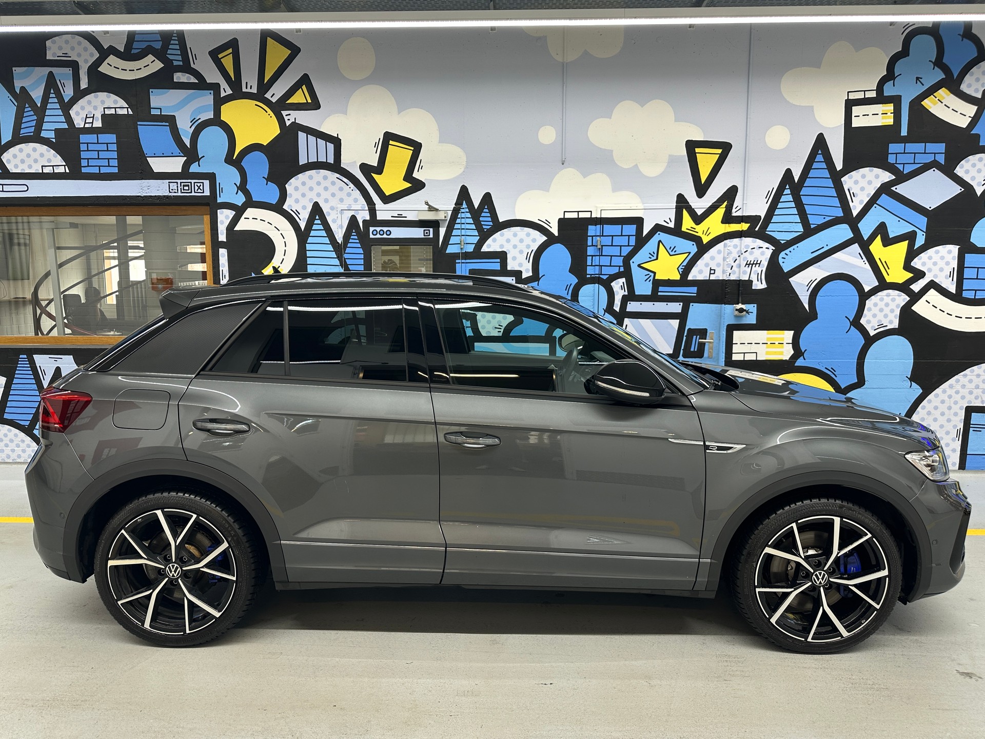VW T-Roc 2.0 TSI R DSG 4Motion-image-2