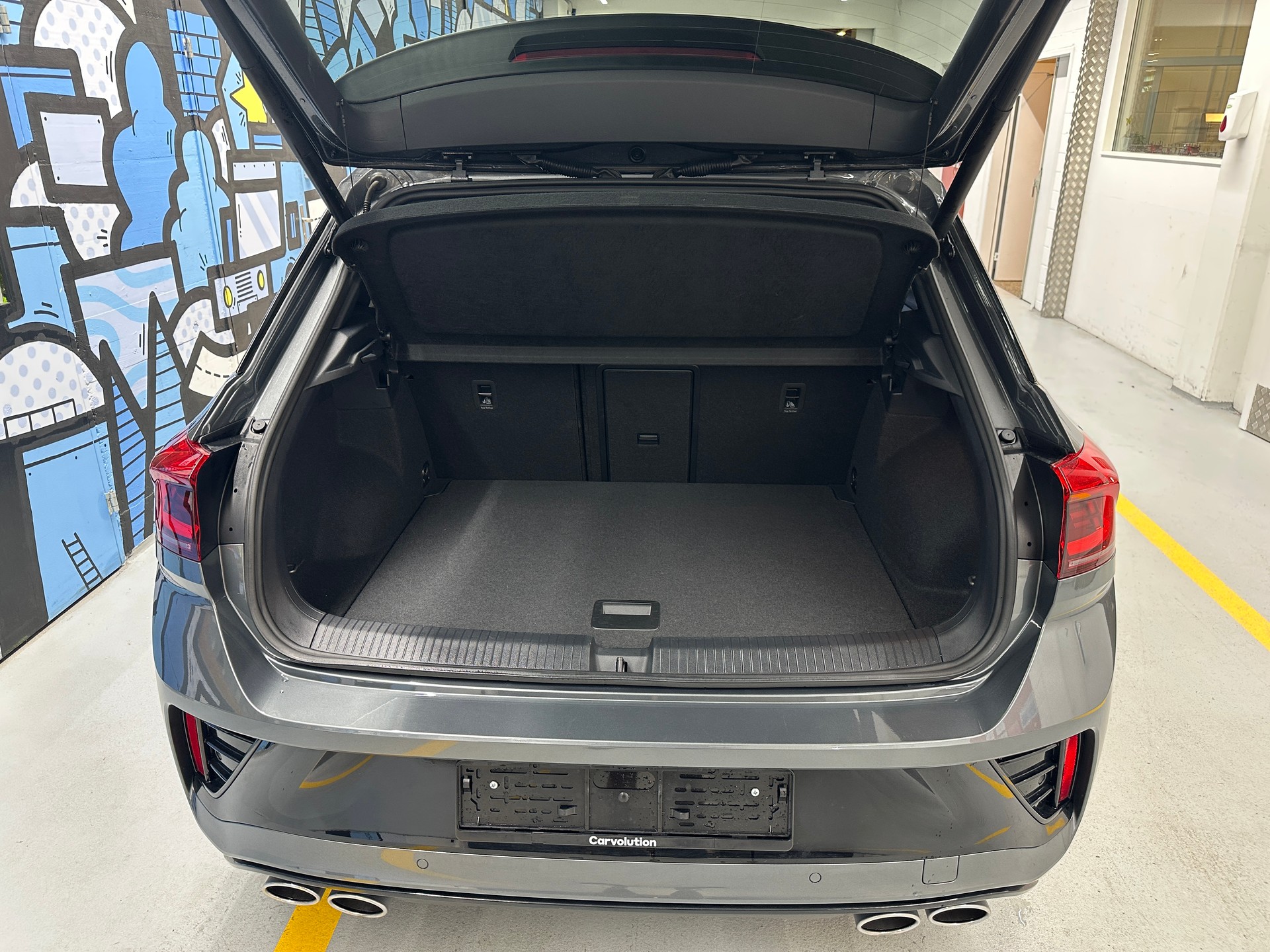 VW T-Roc 2.0 TSI R DSG 4Motion-image-5