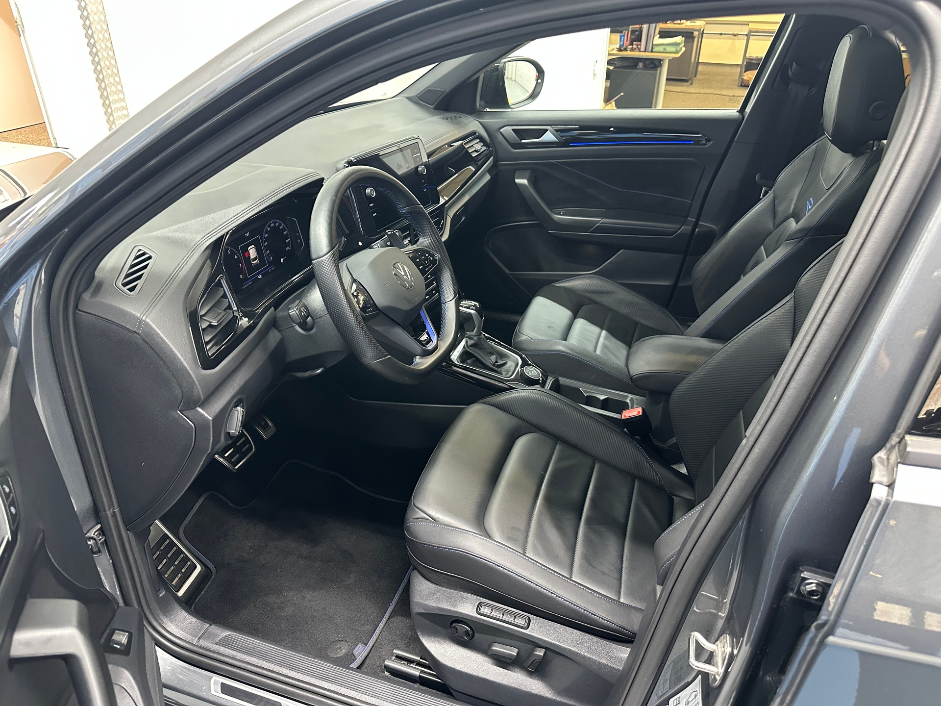 VW T-Roc 2.0 TSI R DSG 4Motion-image-7