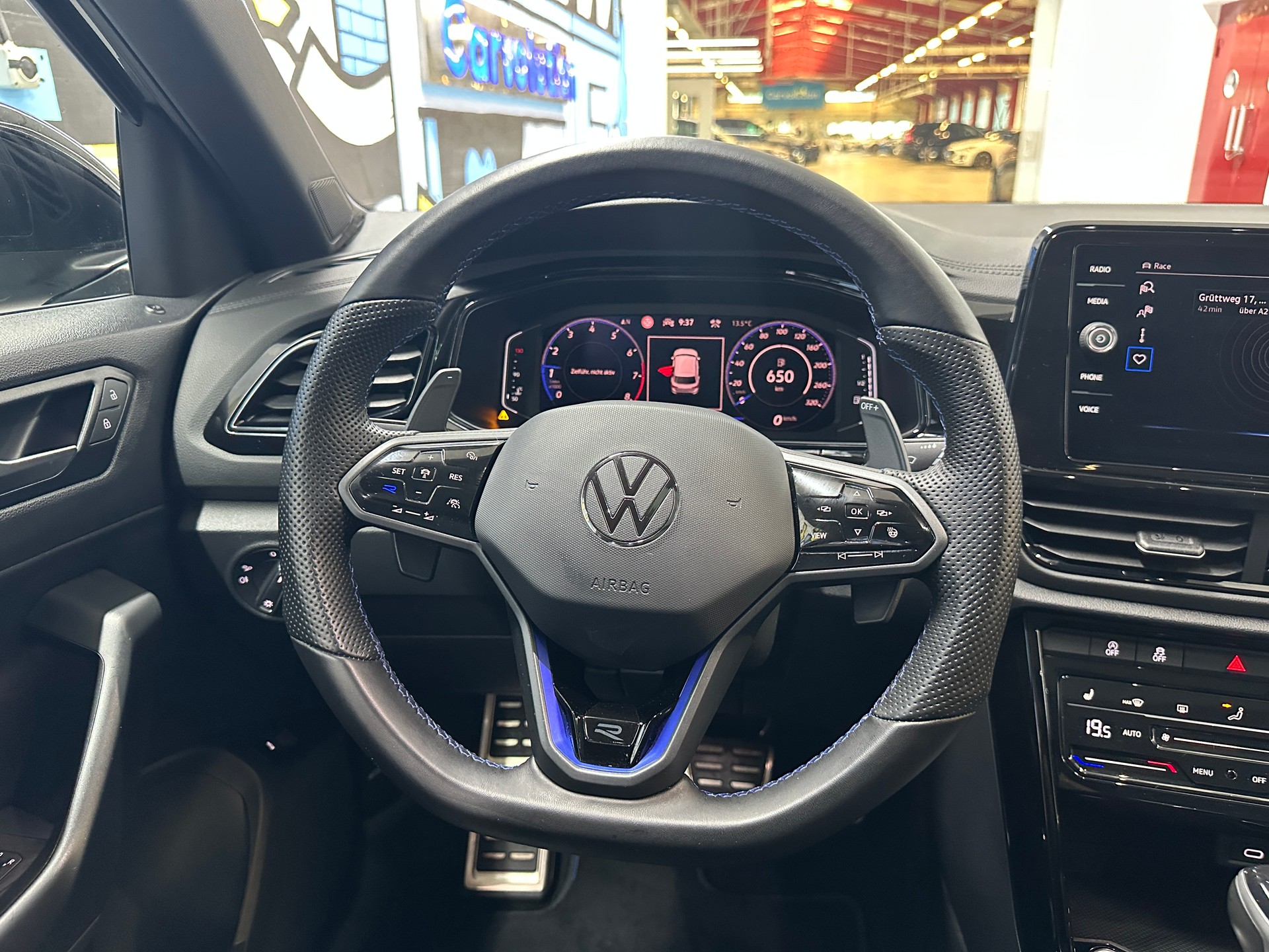 VW T-Roc 2.0 TSI R DSG 4Motion-image-10
