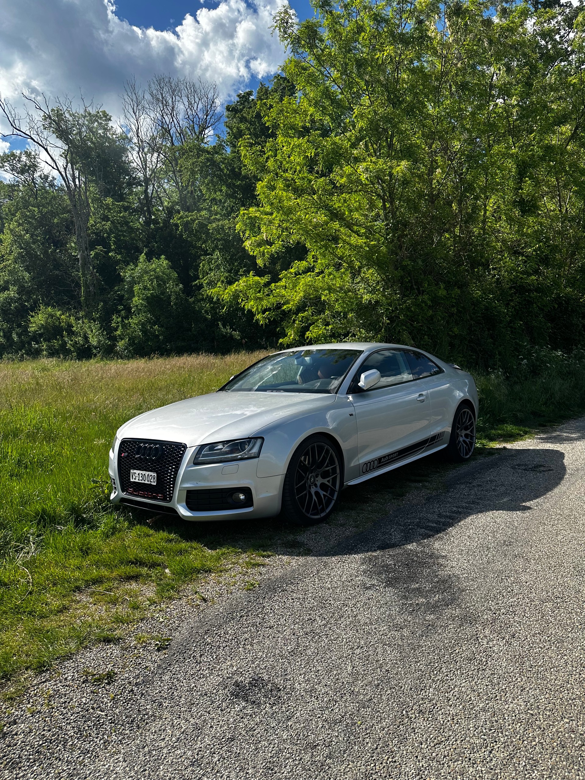 AUDI 4.2 V8 FSI quattro-image-0