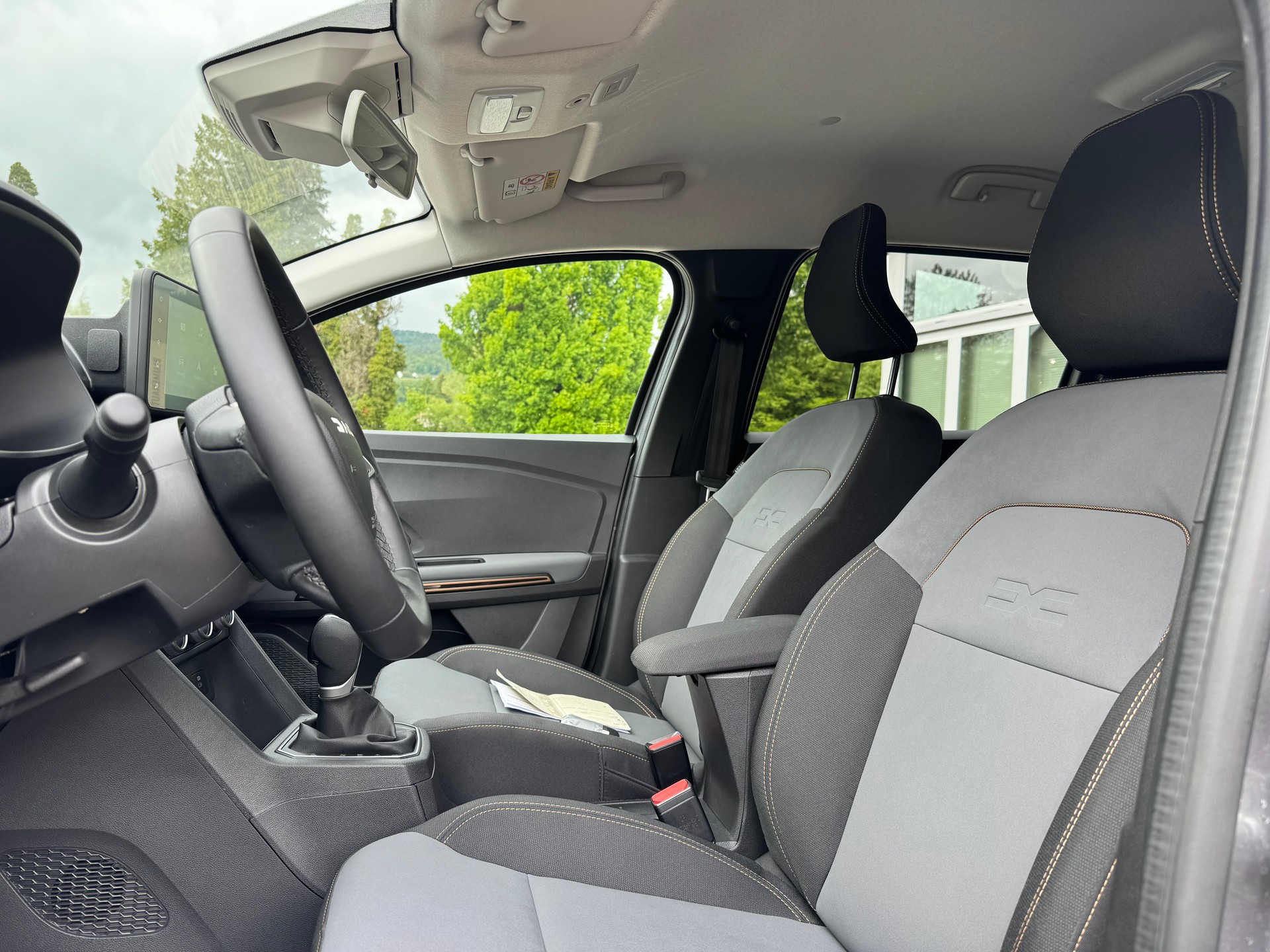 DACIA Jogger HEV 140 Extreme+-image-8