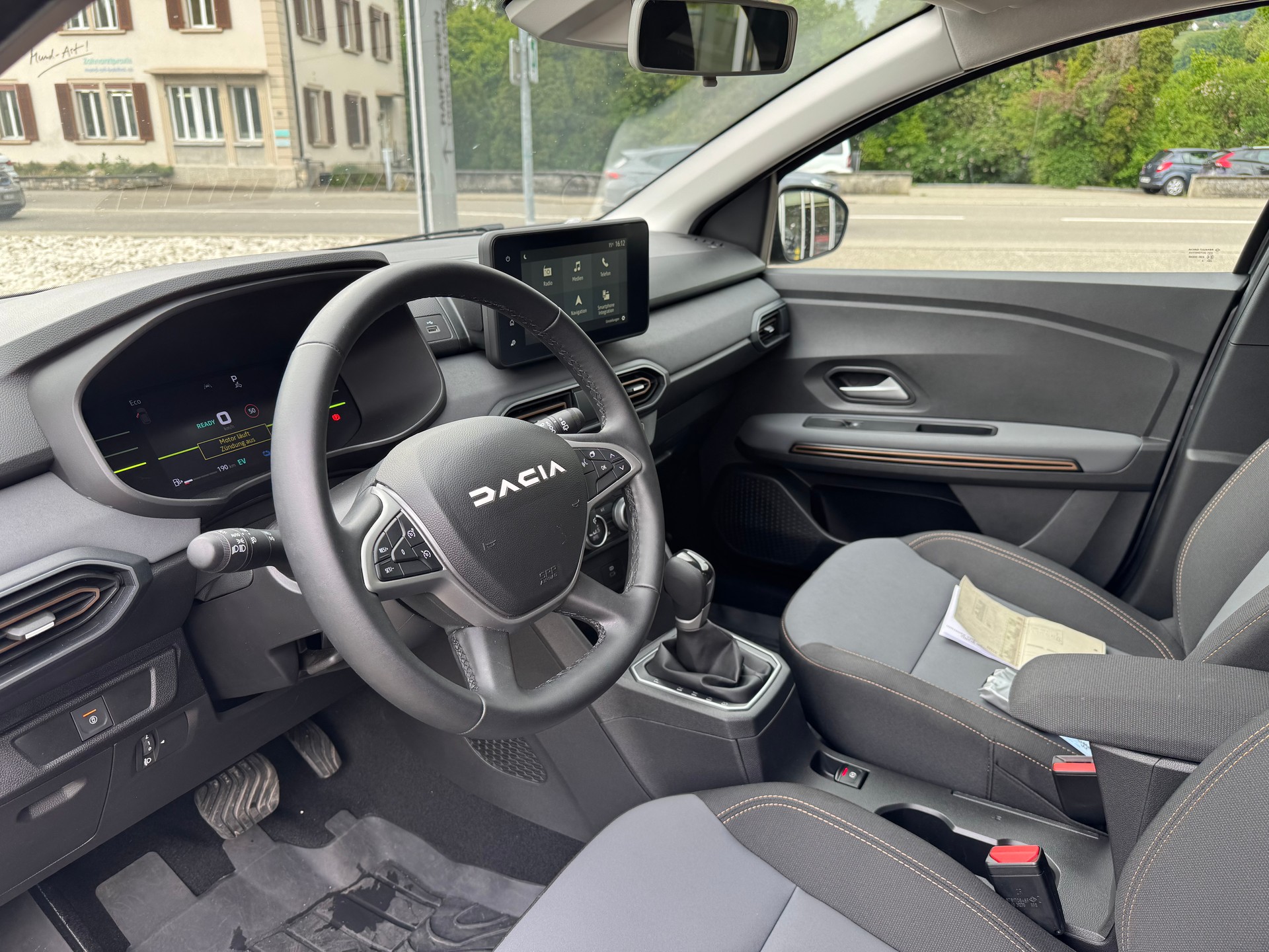 DACIA Jogger HEV 140 Extreme+-image-9