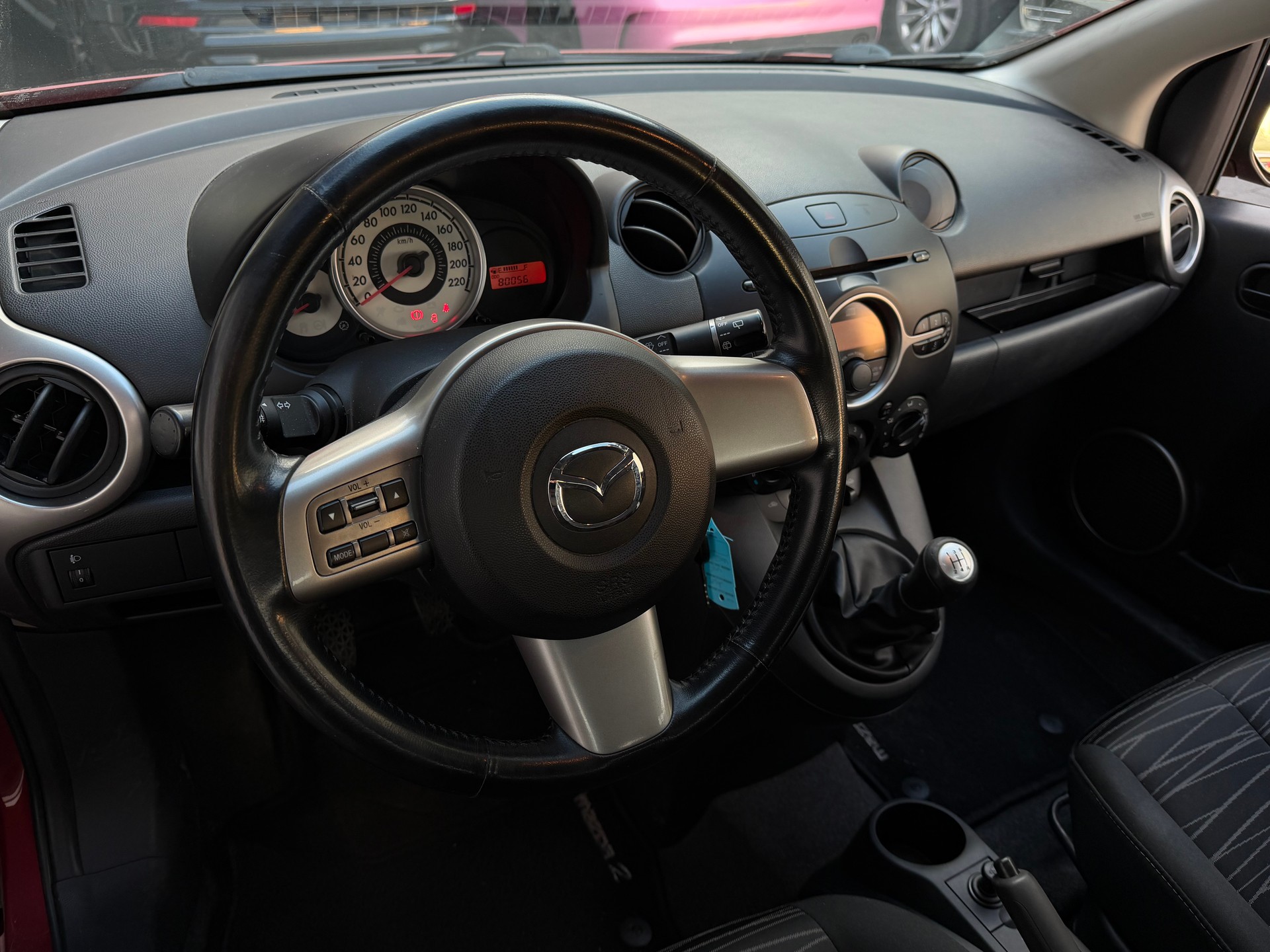 MAZDA 2 1.3i 16V Exclusive*Ab MFK&Service*8-Fach Räder* Neue Pneu* Stadtflitzer*-image-12