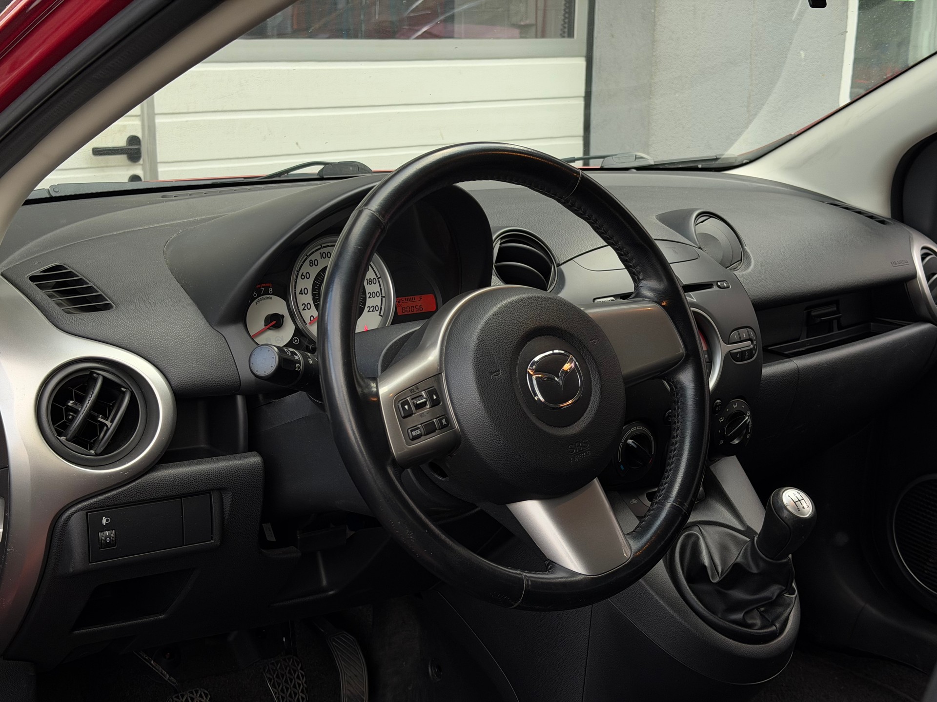 MAZDA 2 1.3i 16V Exclusive*Ab MFK&Service*8-Fach Räder* Neue Pneu* Stadtflitzer*-image-9