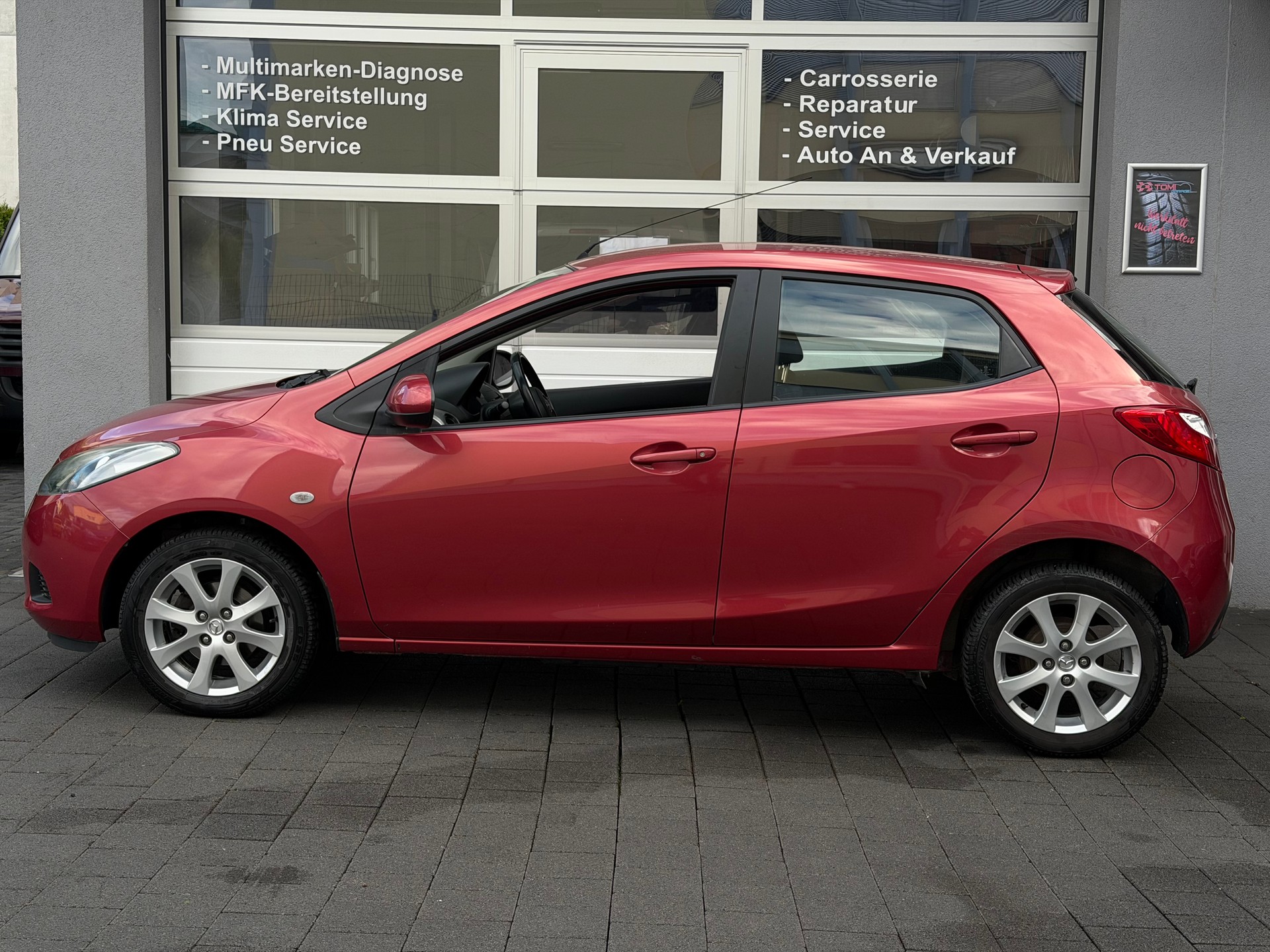 MAZDA 2 1.3i 16V Exclusive*Ab MFK&Service*8-Fach Räder* Neue Pneu* Stadtflitzer*-image-3
