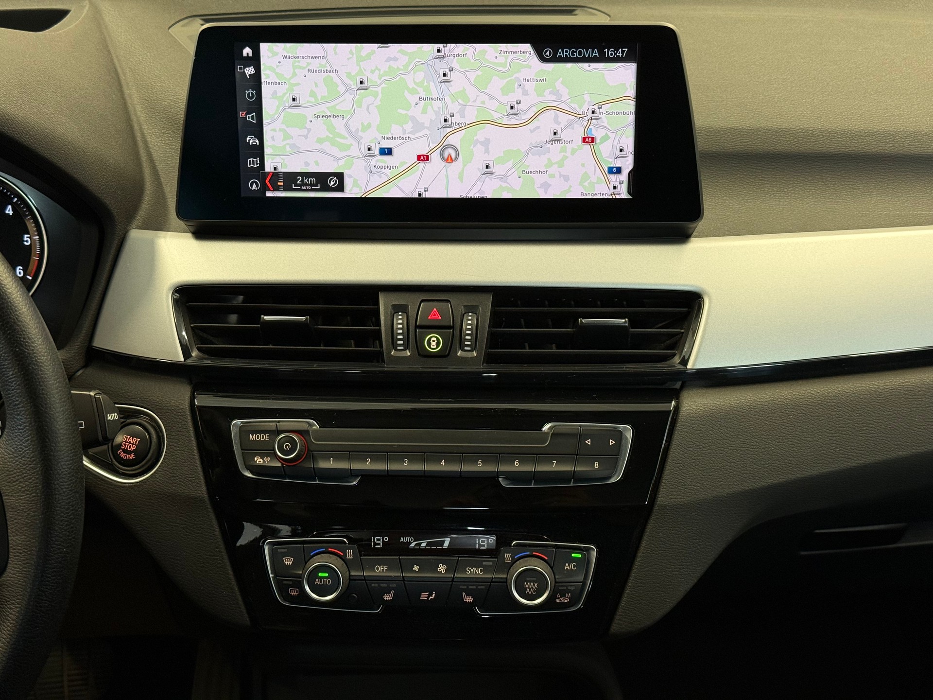 BMW X1 sDrive 18d Essential Edition Steptronic-image-15