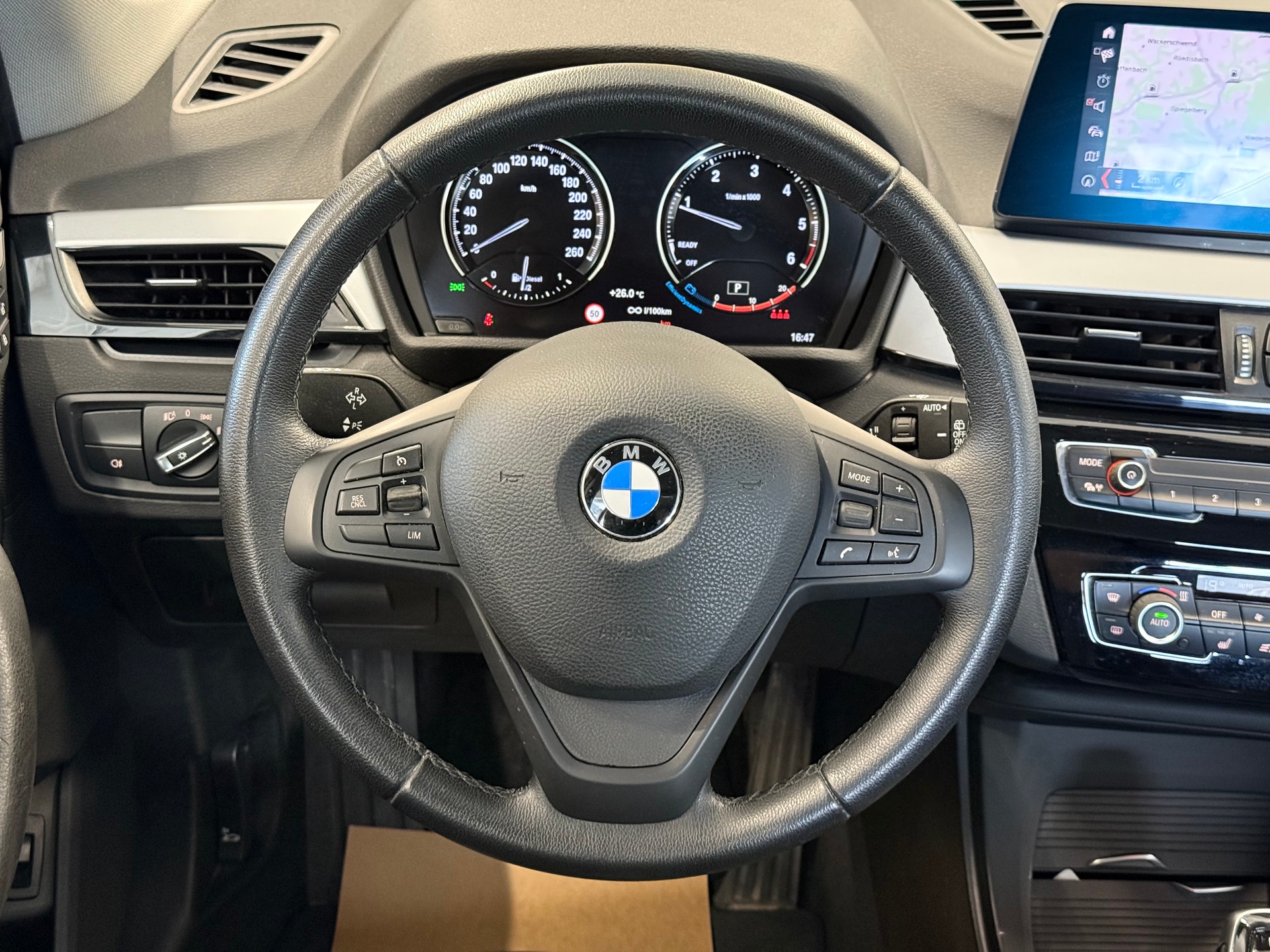 BMW X1 sDrive 18d Essential Edition Steptronic-image-13