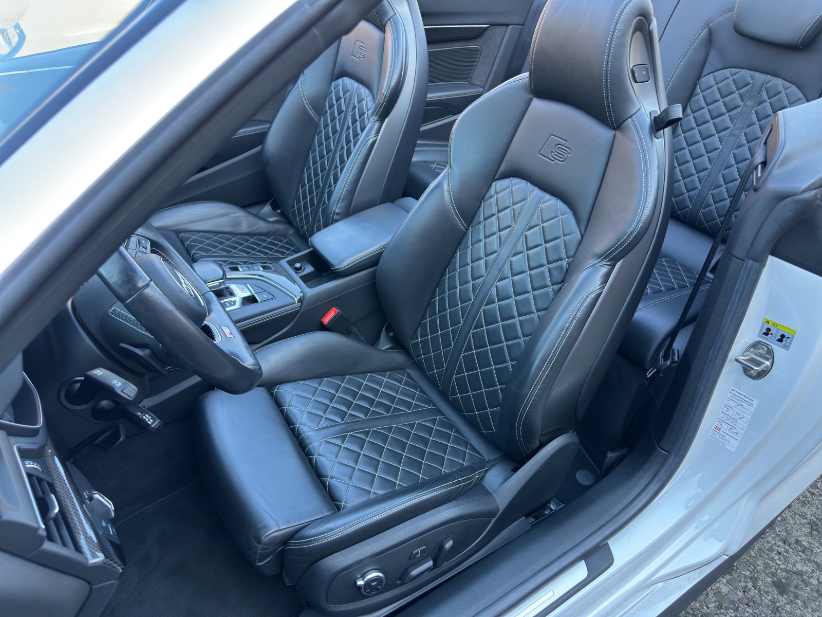 AUDI S5 Cabriolet 3.0 TFSI quattro tiptronic-image-11