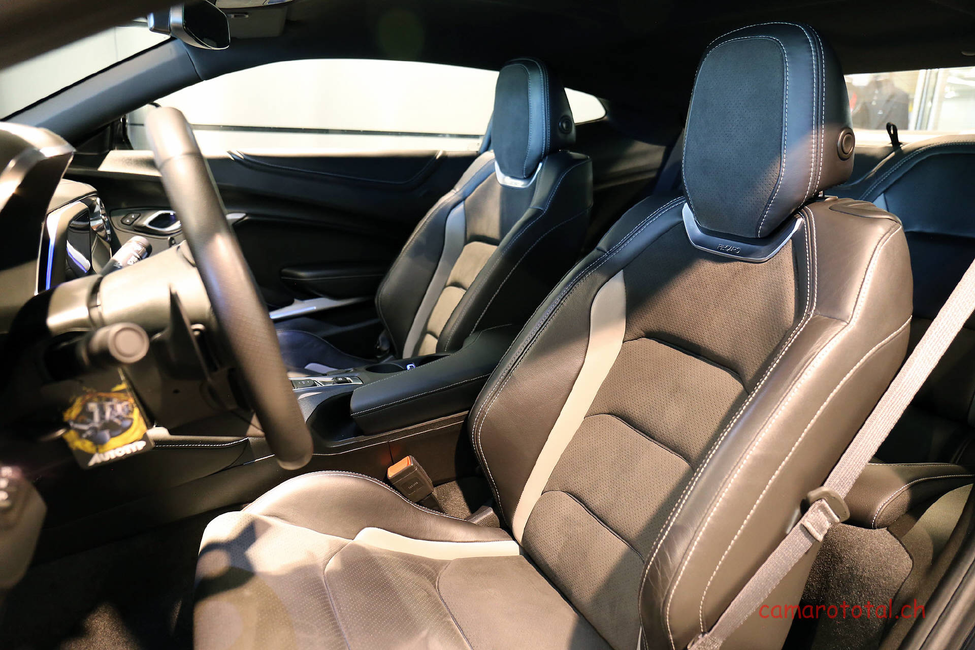 CHEVROLET Camaro 6.2 V8 2SS-image-9