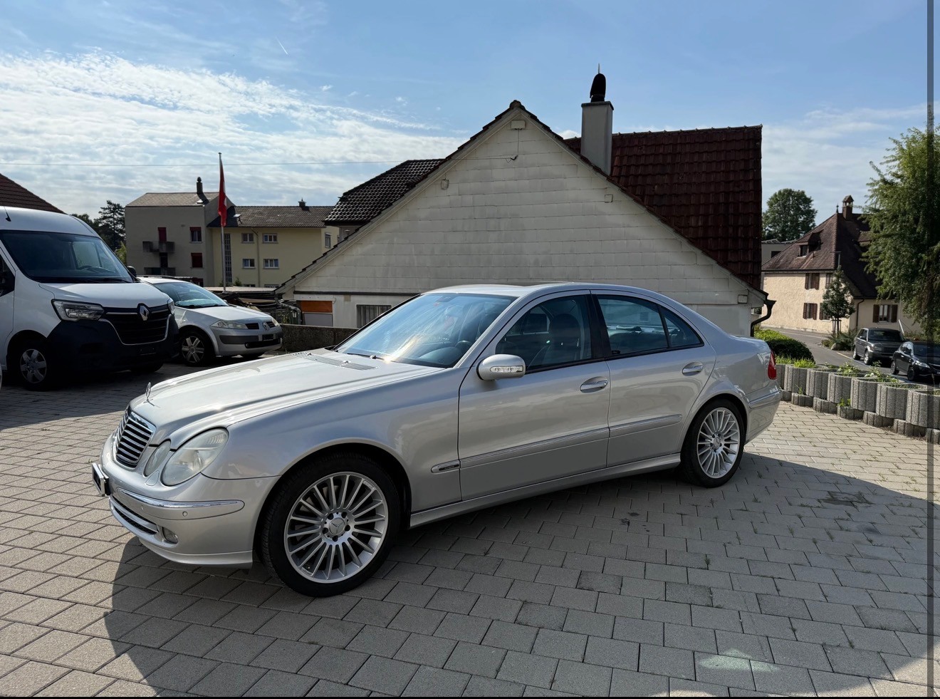 MERCEDES-BENZ E 500 Avantgarde 4Matic Automatic-image-7