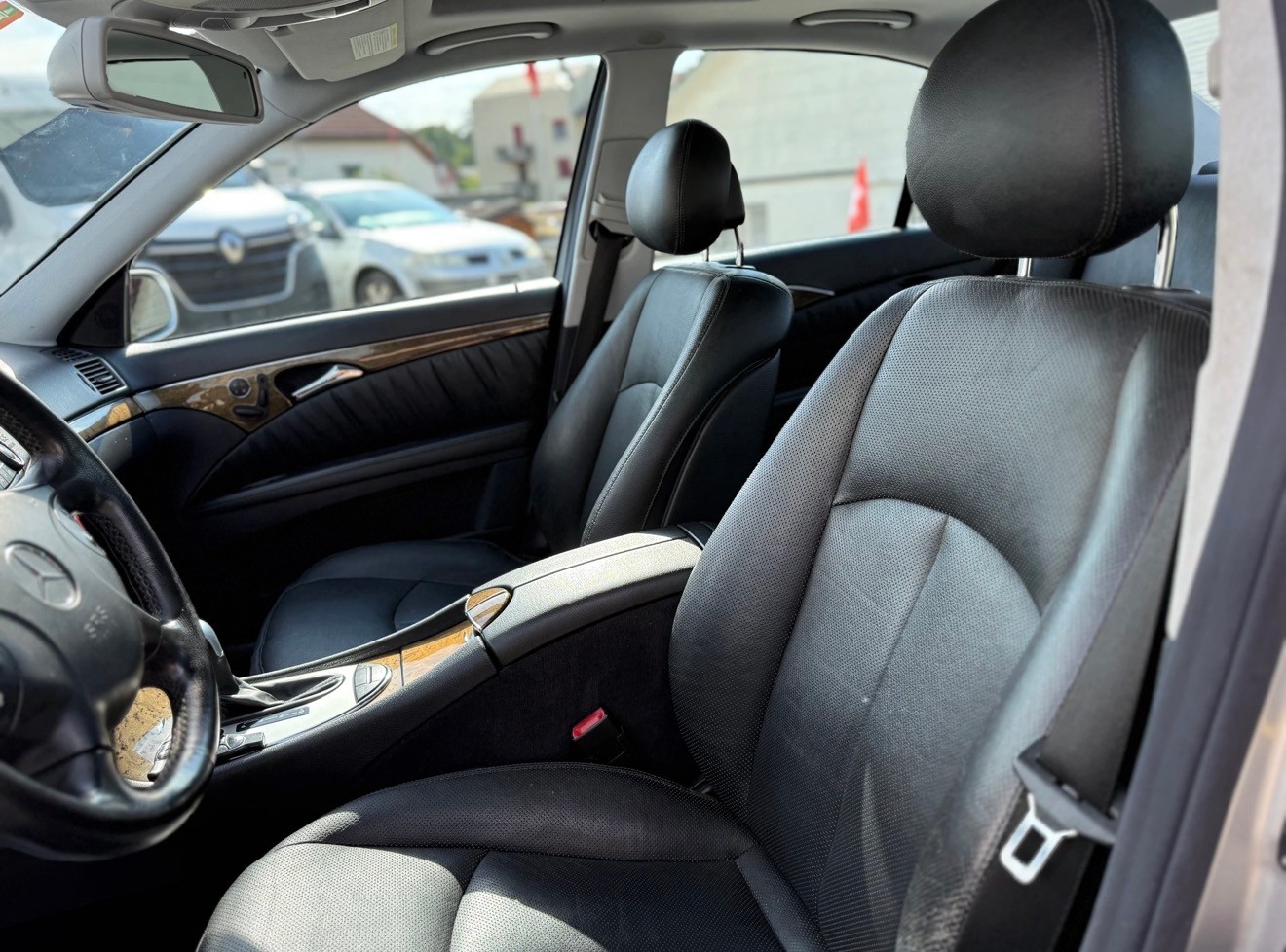 MERCEDES-BENZ E 500 Avantgarde 4Matic Automatic-image-9
