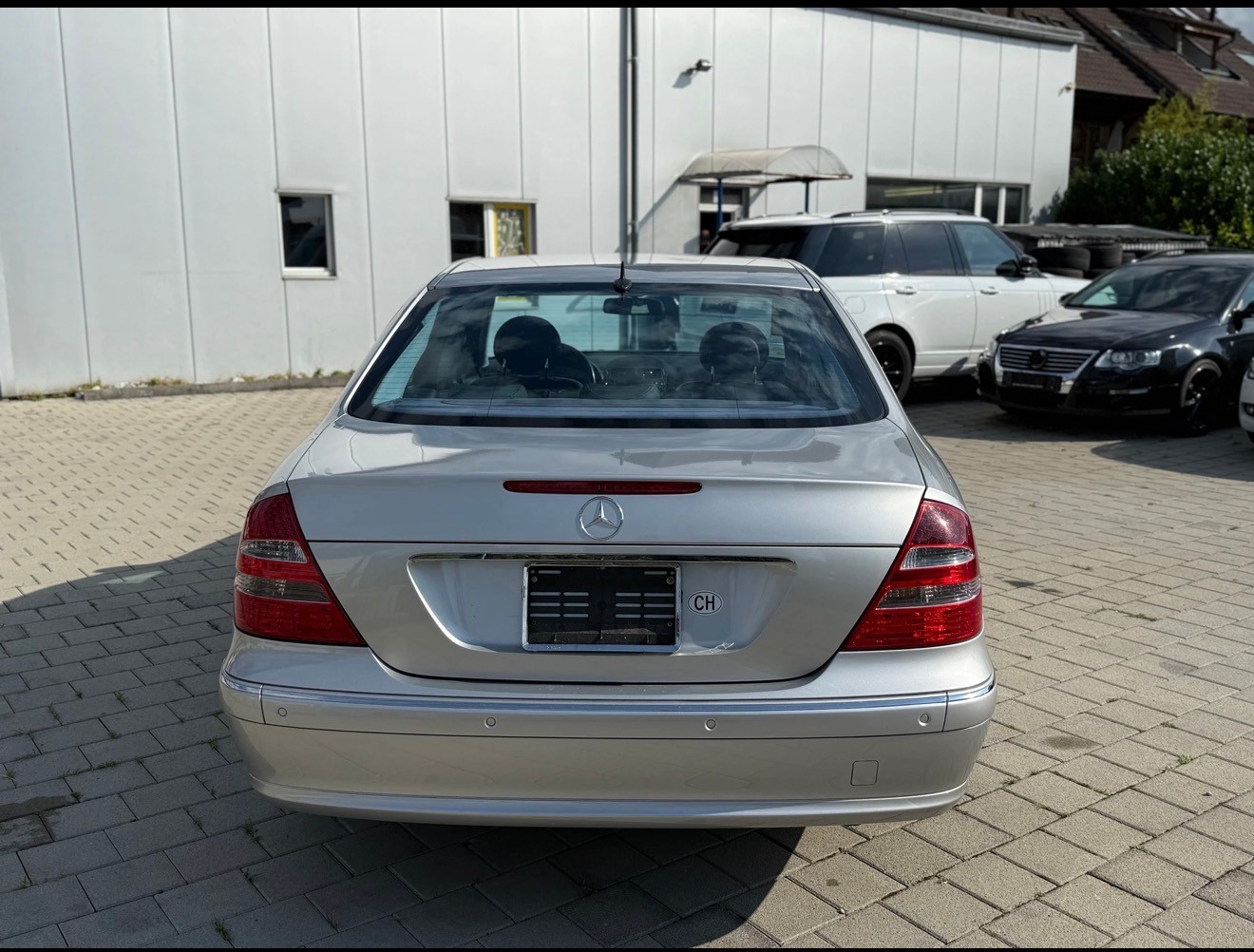 MERCEDES-BENZ E 500 Avantgarde 4Matic Automatic-image-5