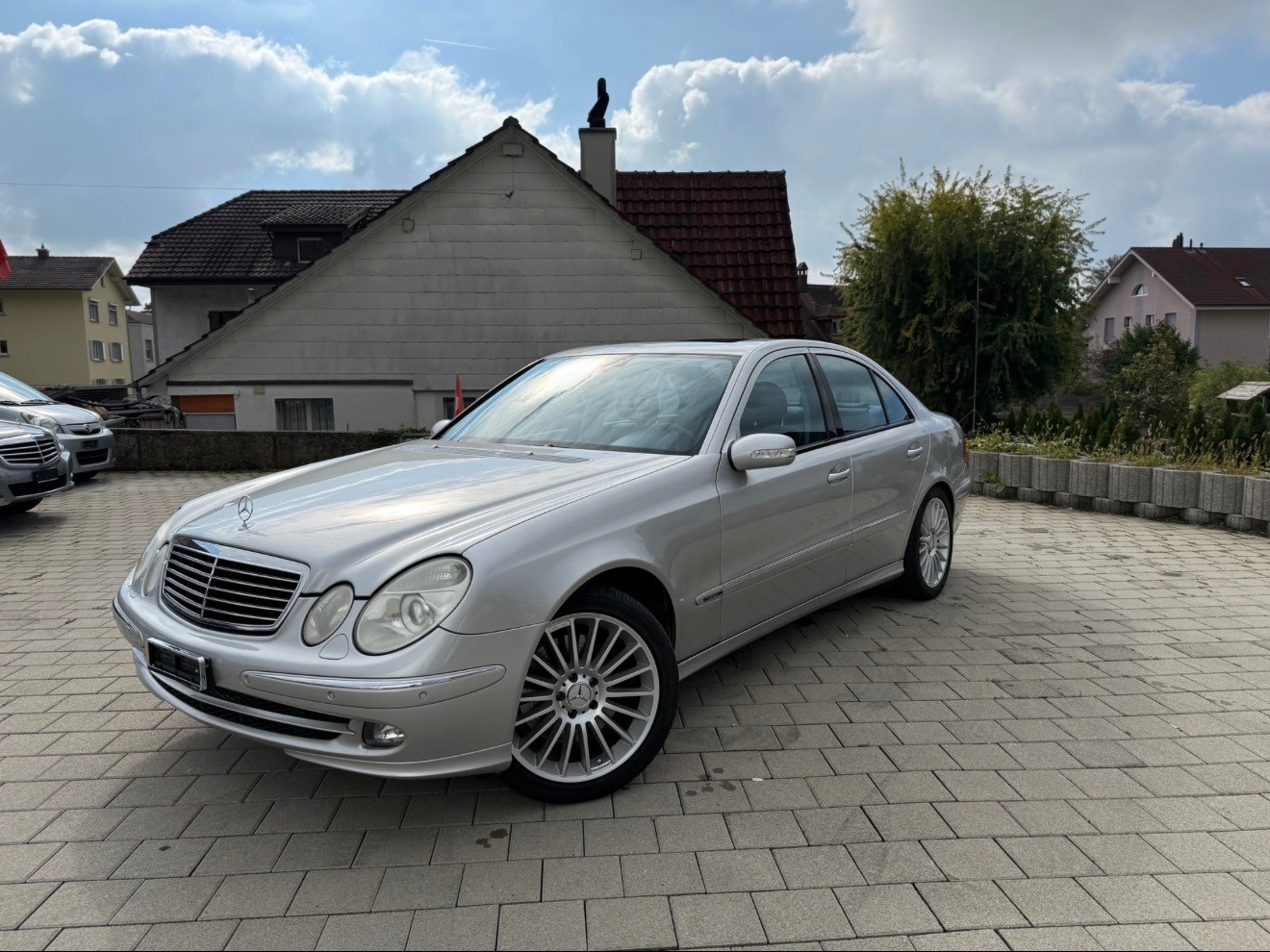 MERCEDES-BENZ E 500 Avantgarde 4Matic Automatic-image-0