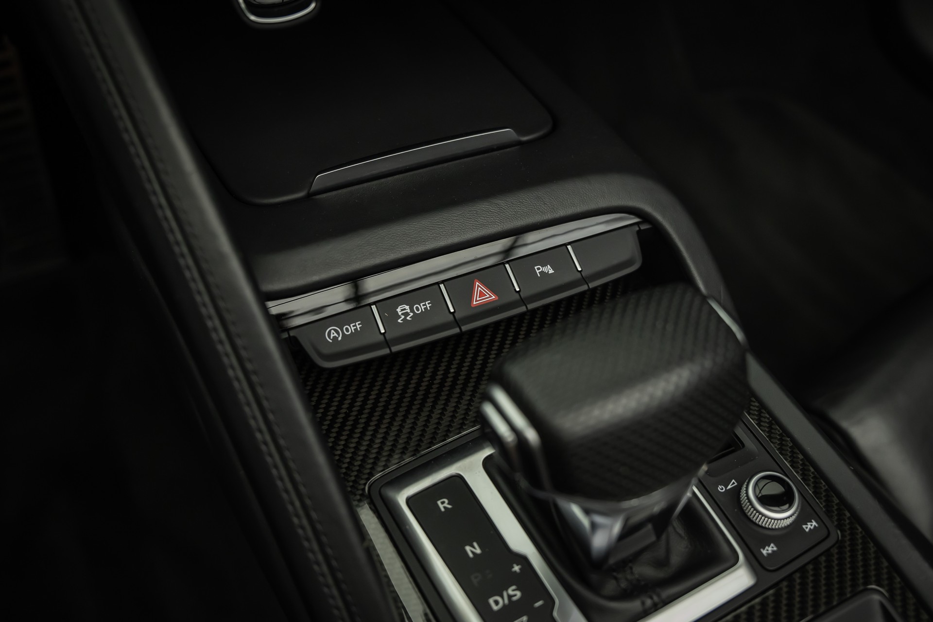 AUDI AUDI * R8 SPYDER 5.2 QUATTRO * EINZELSTÜCK IN AUDI EXCLUSIVE MICROMMATAGRÜN & CARBON INNEN & AUSSEN * LEASING AB 720.- *-image-28