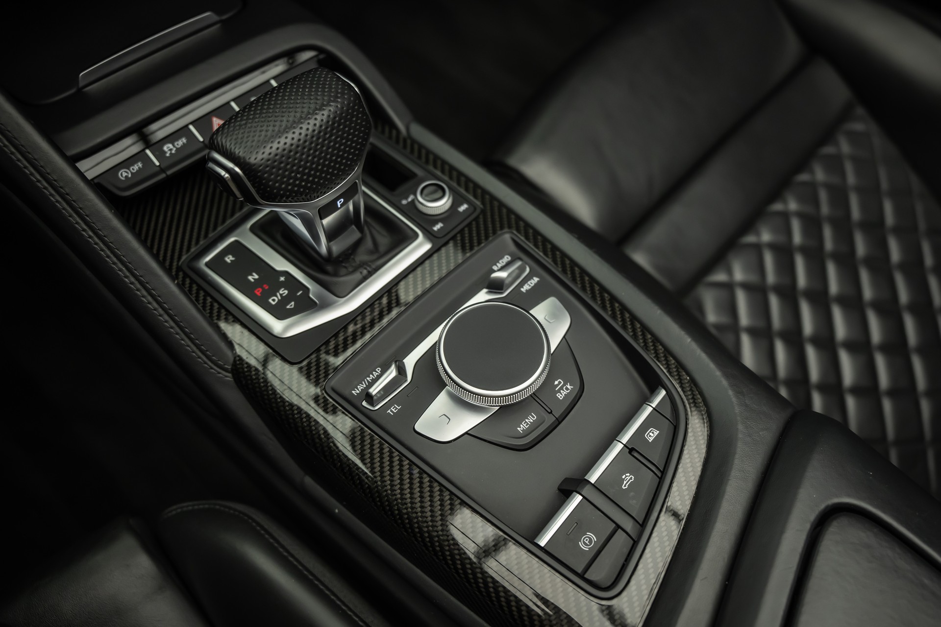 AUDI AUDI * R8 SPYDER 5.2 QUATTRO * EINZELSTÜCK IN AUDI EXCLUSIVE MICROMMATAGRÜN & CARBON INNEN & AUSSEN * LEASING AB 720.- *-image-27