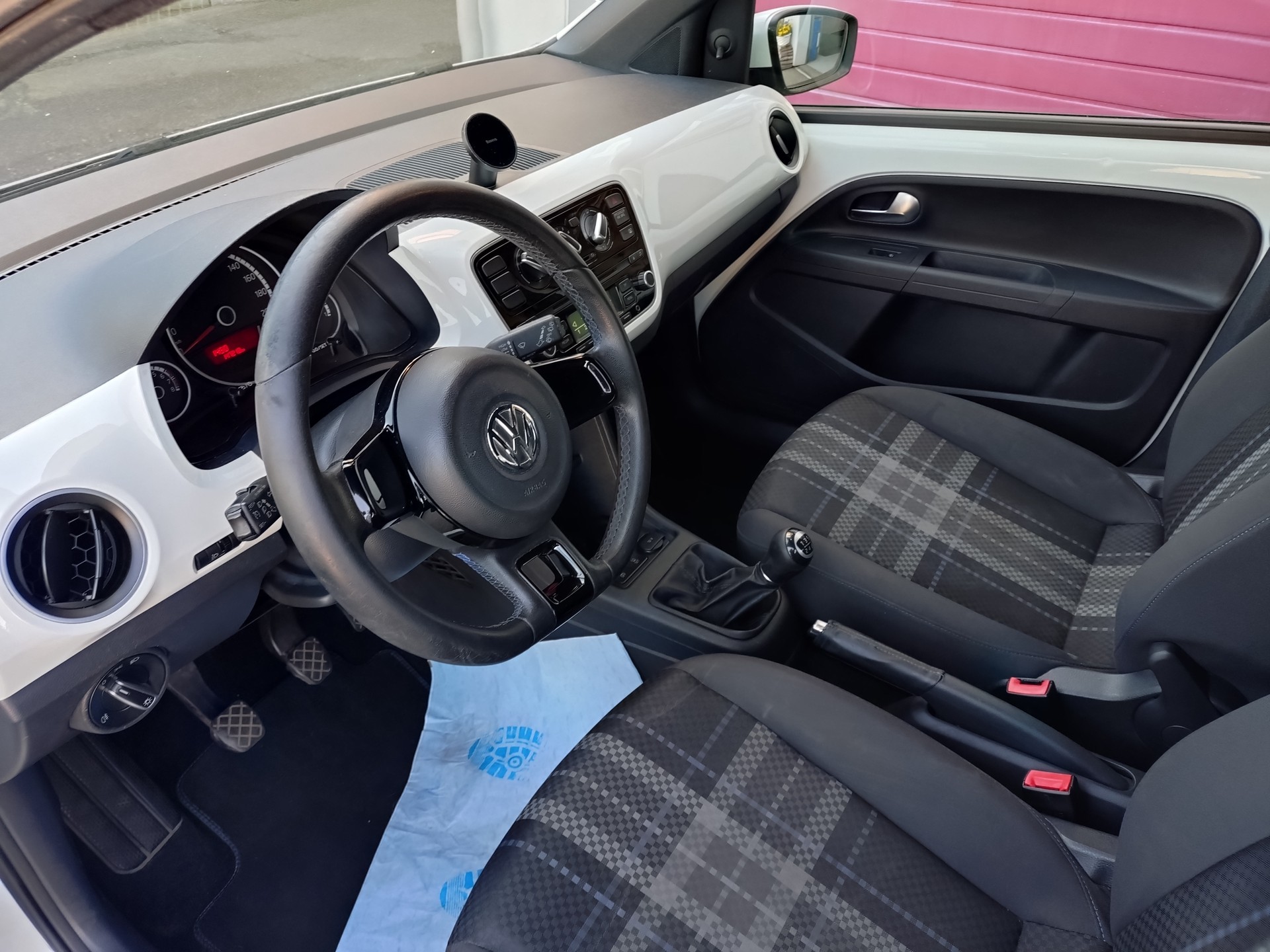 VW Up 1.0 move up-image-8