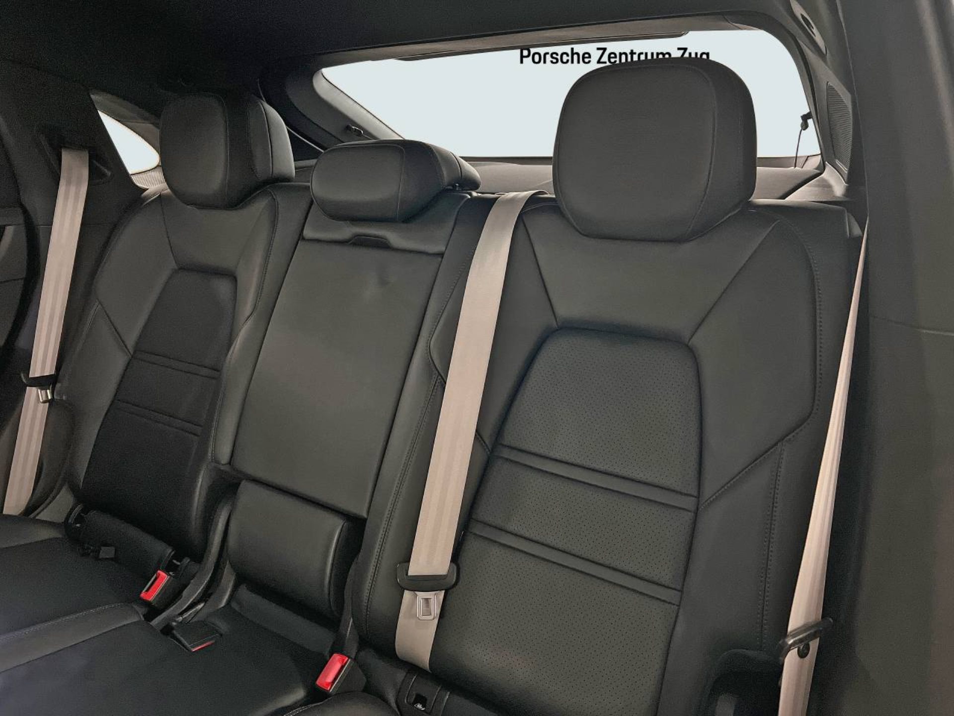 PORSCHE Cayenne Coupé Platinum Edition-image-22