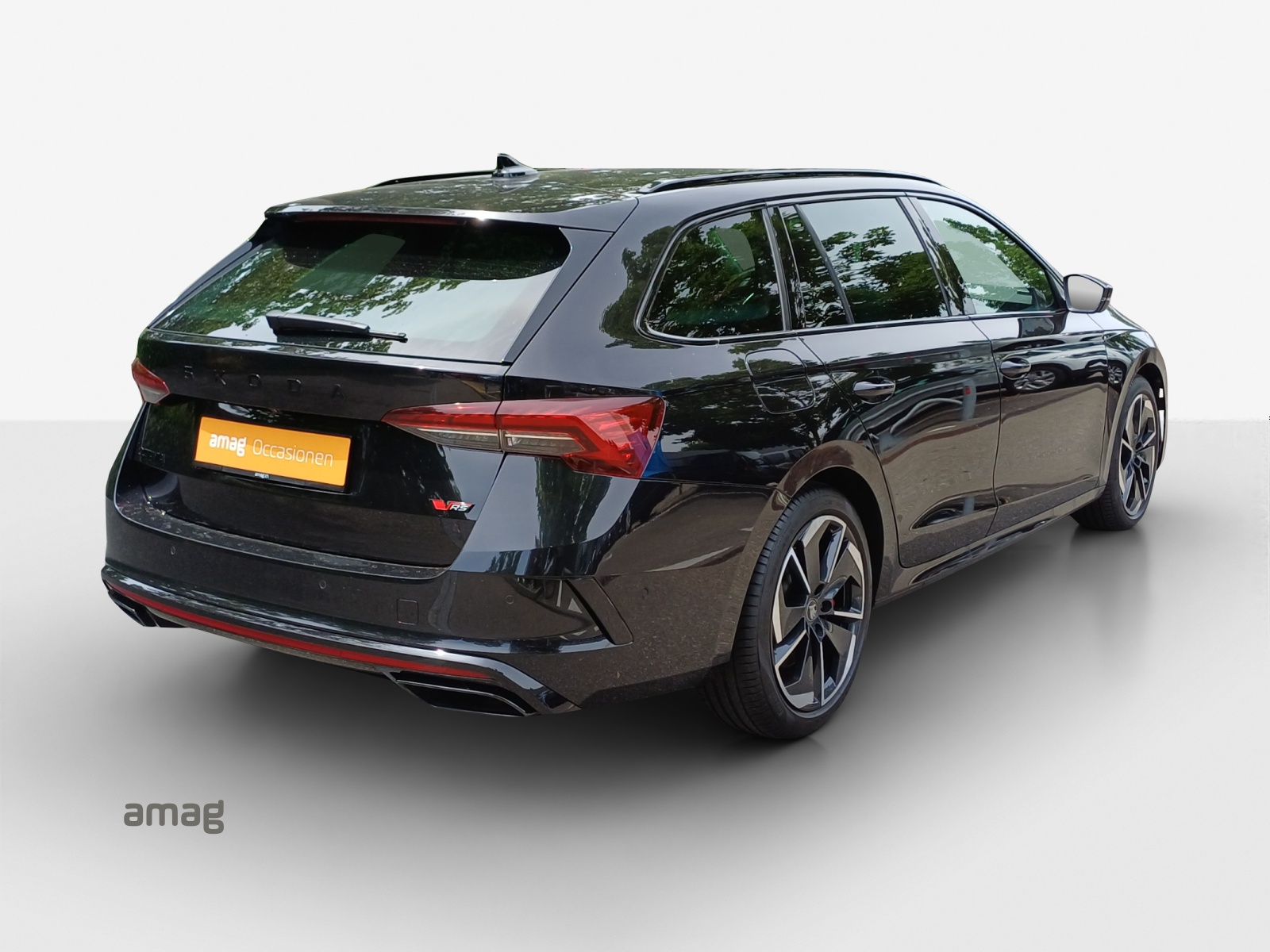 SKODA Octavia Combi 2.0 TSI DSG RS-image-4
