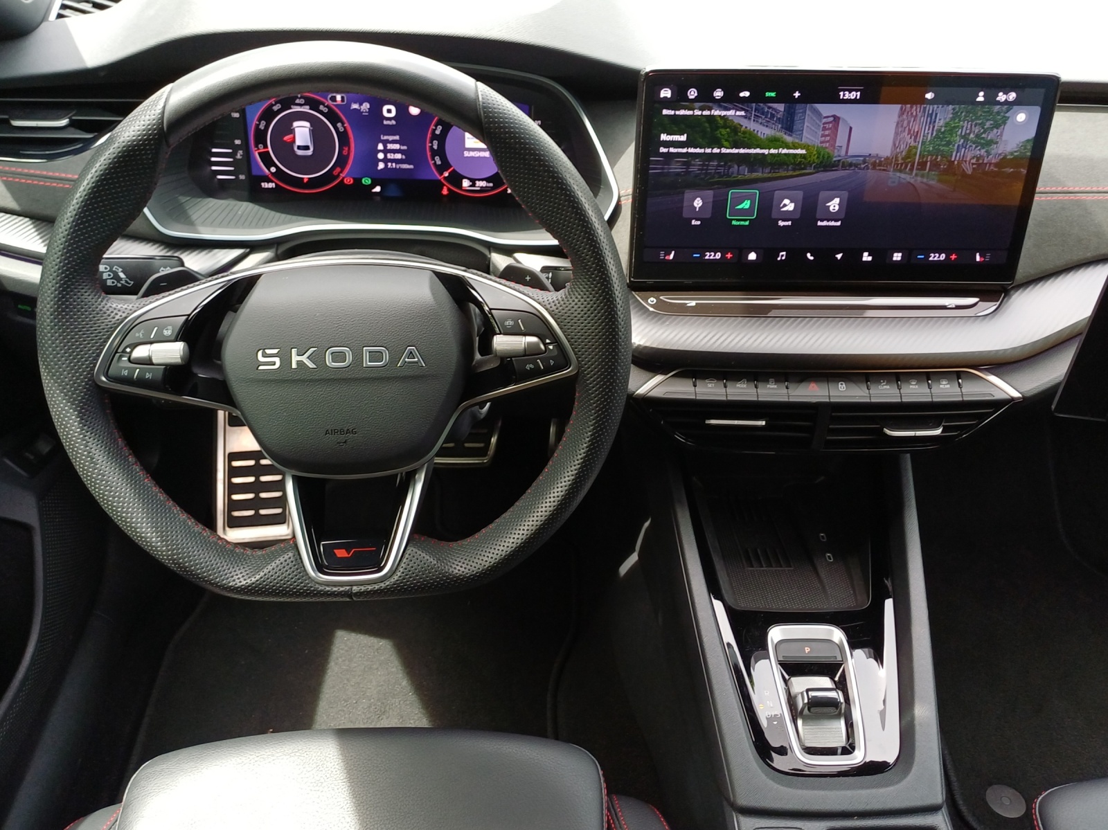 SKODA Octavia Combi 2.0 TSI DSG RS-image-8