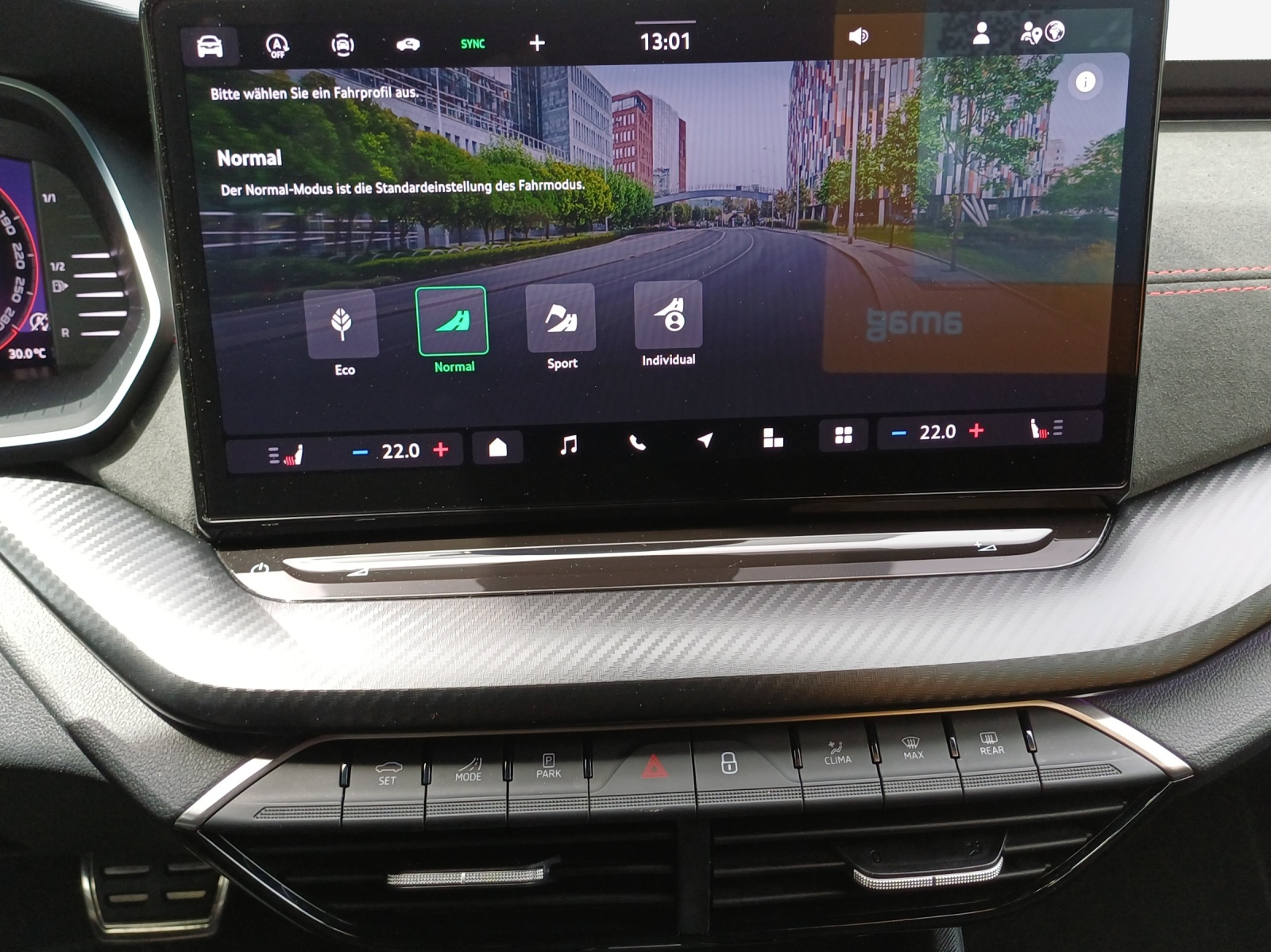 SKODA Octavia Combi 2.0 TSI DSG RS-image-10