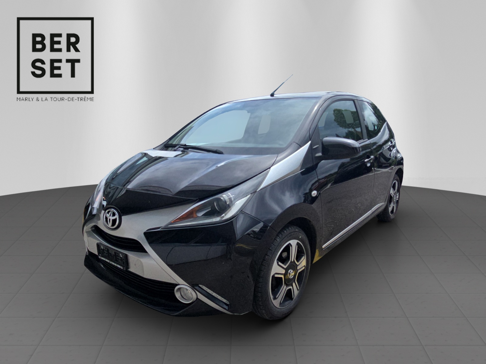 TOYOTA Aygo 1.2 VVT-i x-clusiv-image-0