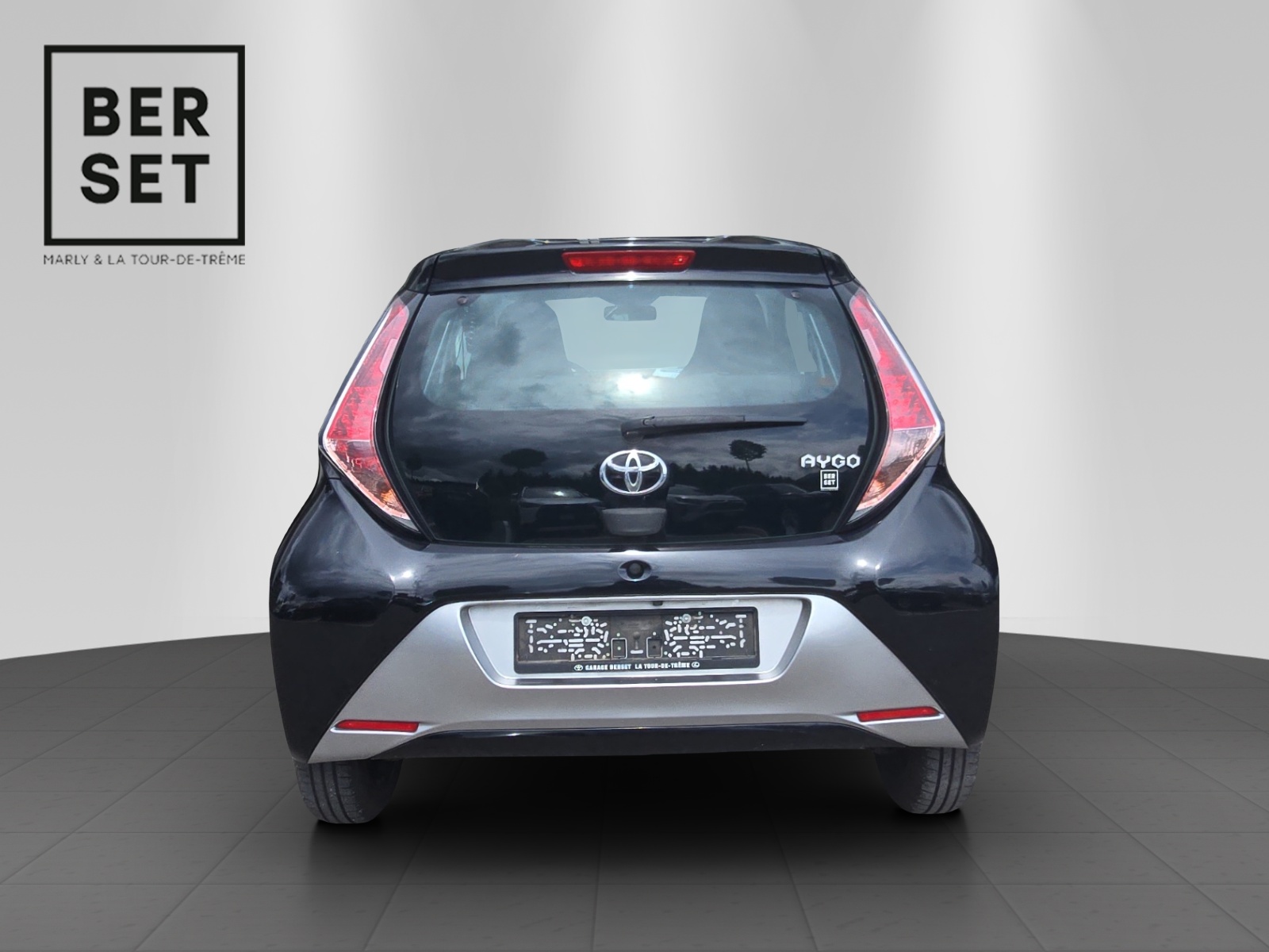 TOYOTA Aygo 1.2 VVT-i x-clusiv-image-3
