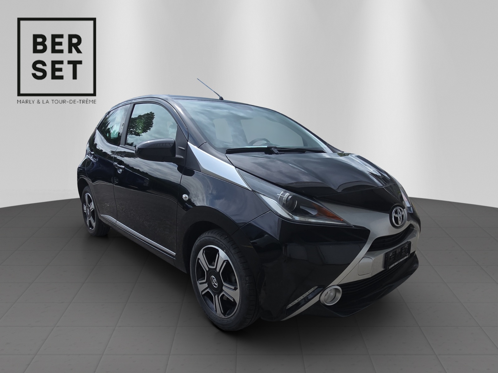 TOYOTA Aygo 1.2 VVT-i x-clusiv-image-6
