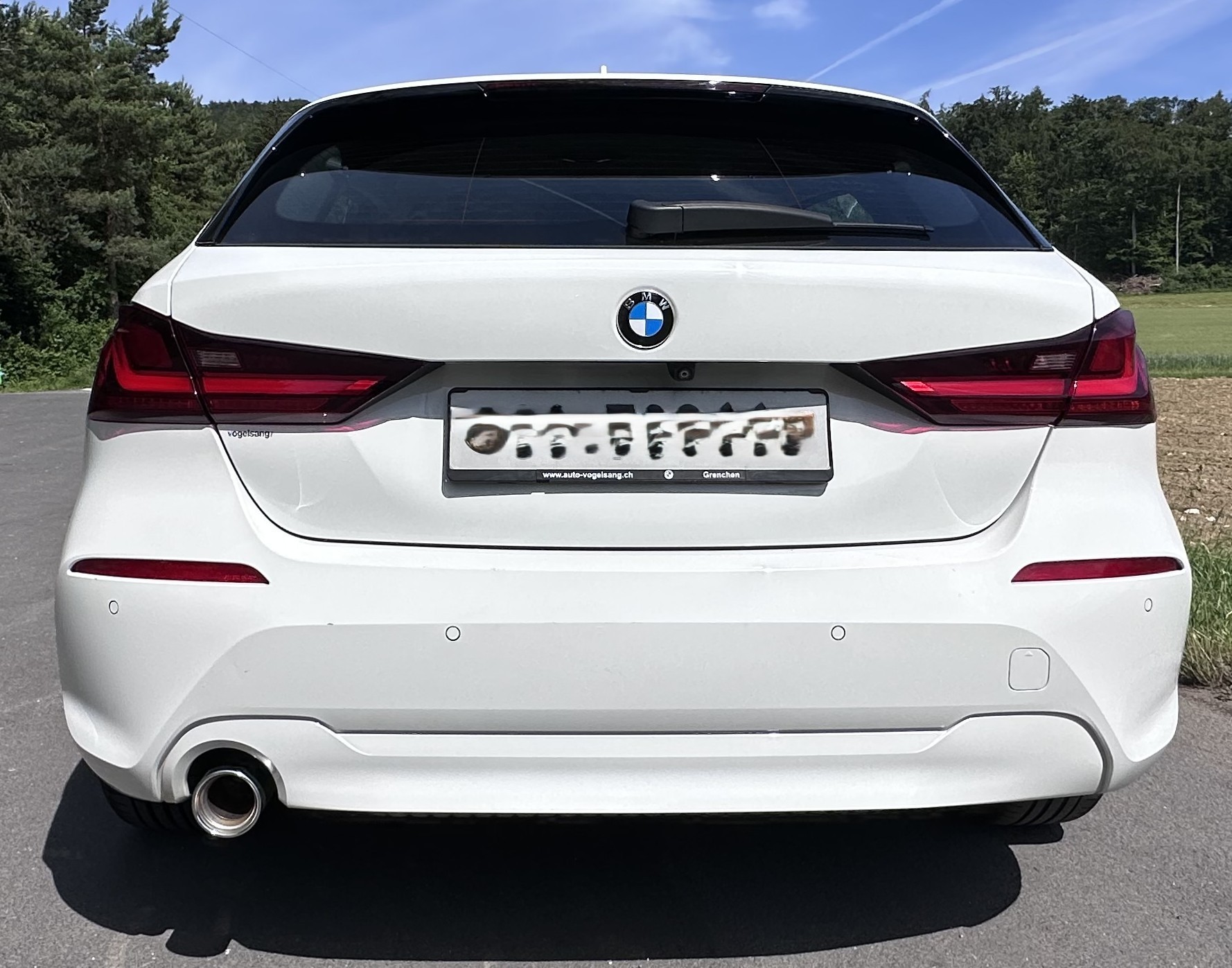 BMW 118i Hatch-image-3