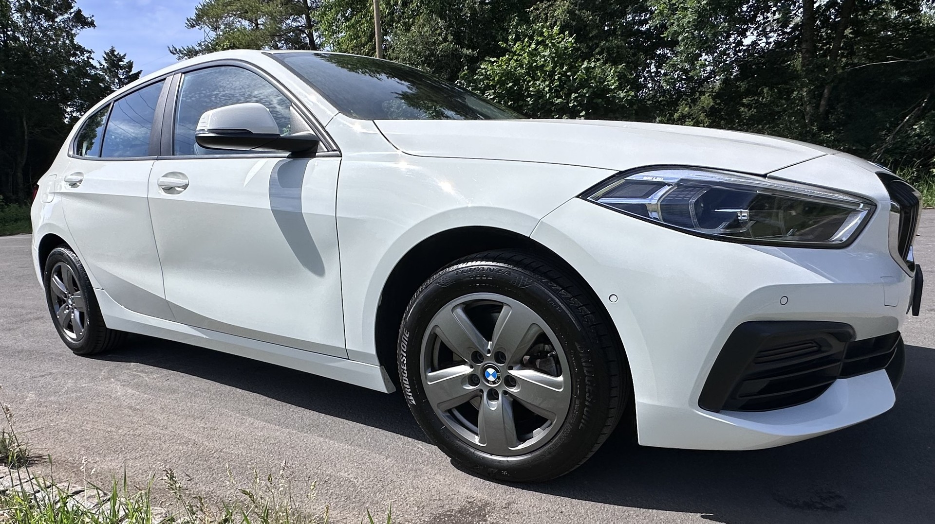 BMW 118i Hatch-image-1